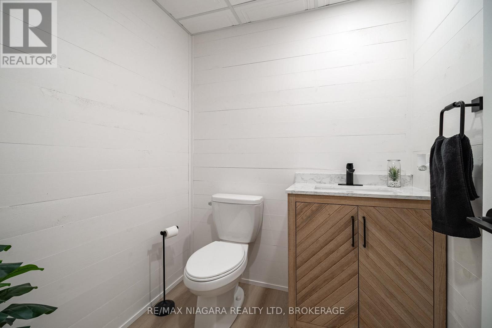 6 Myrtle Street N, Pelham, Ontario  L0S 1E6 - Photo 35 - X12461868