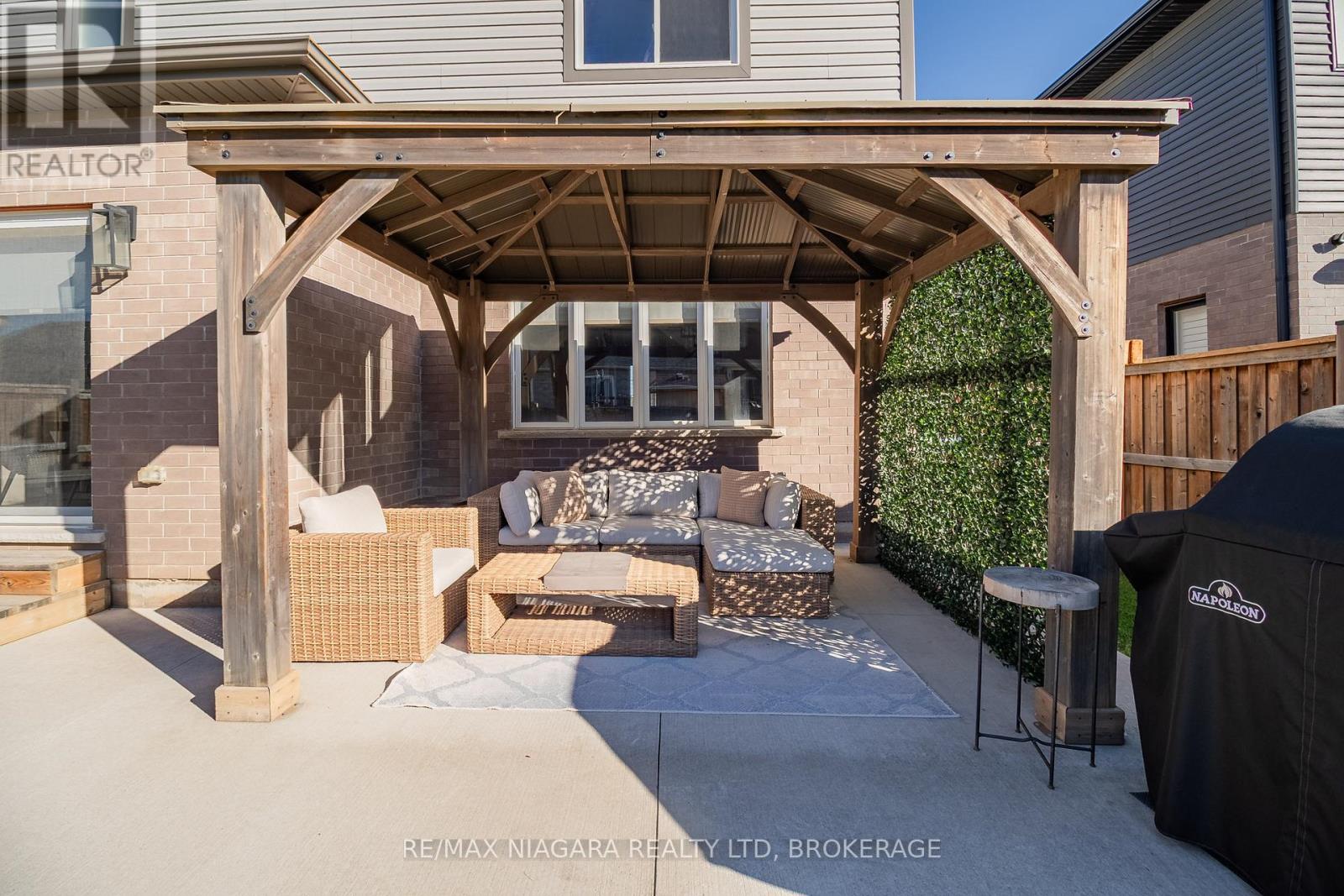 6 Myrtle Street N, Pelham, Ontario  L0S 1E6 - Photo 38 - X12461868