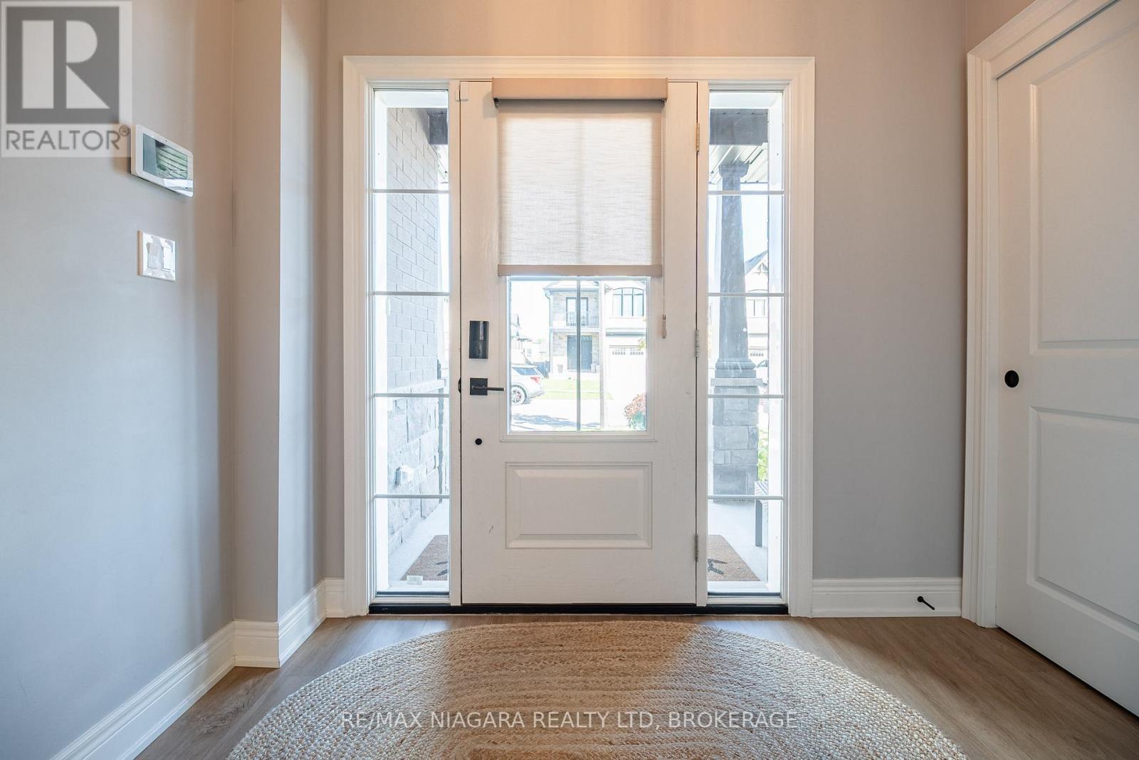 6 Myrtle Street N, Pelham, Ontario  L0S 1E6 - Photo 4 - X12461868