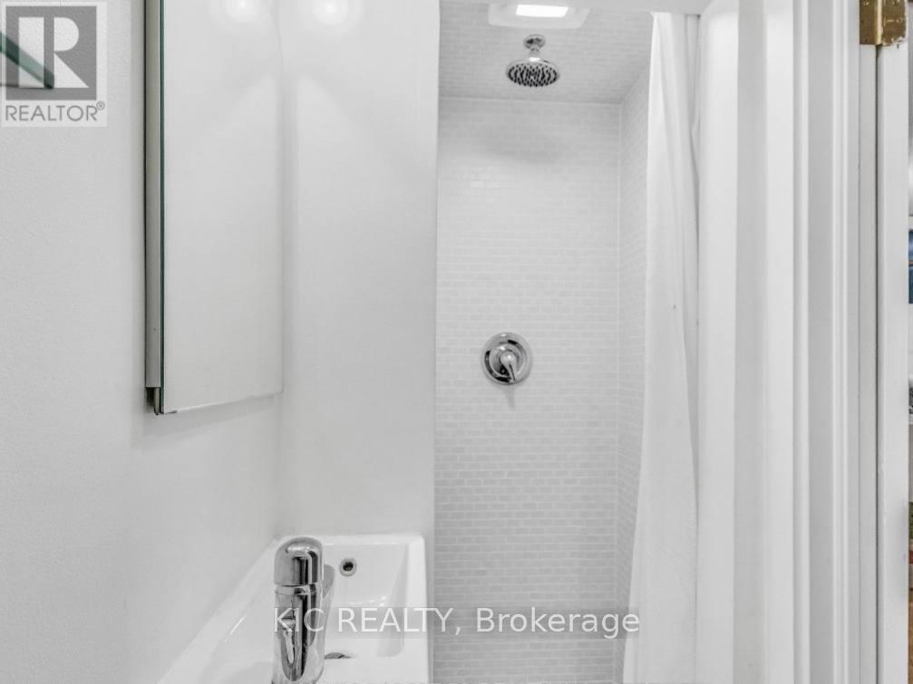 354 Laird Drive, Toronto, Ontario  M4G 3X9 - Photo 27 - C12461114