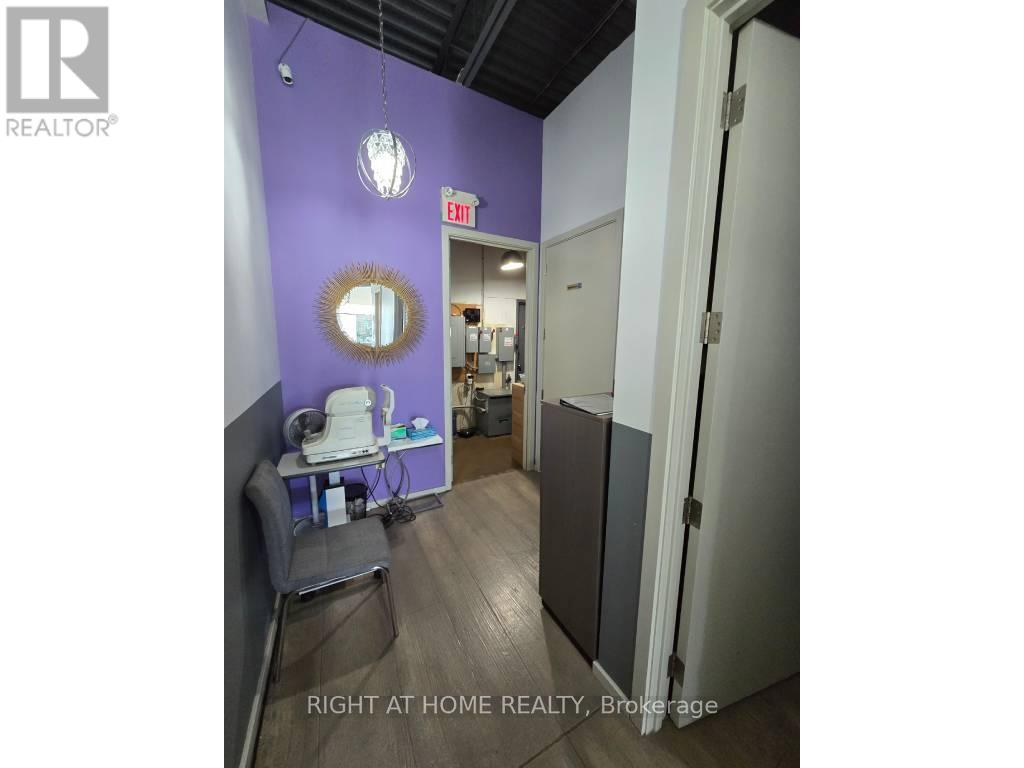 6 - 259 Queenston Road, Hamilton, Ontario  L8G 1E4 - Photo 6 - X12456526