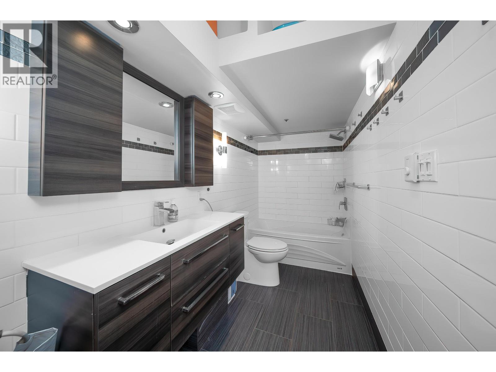 3458 Point Grey Road, Vancouver, British Columbia  V6R 1A5 - Photo 17 - R3058392