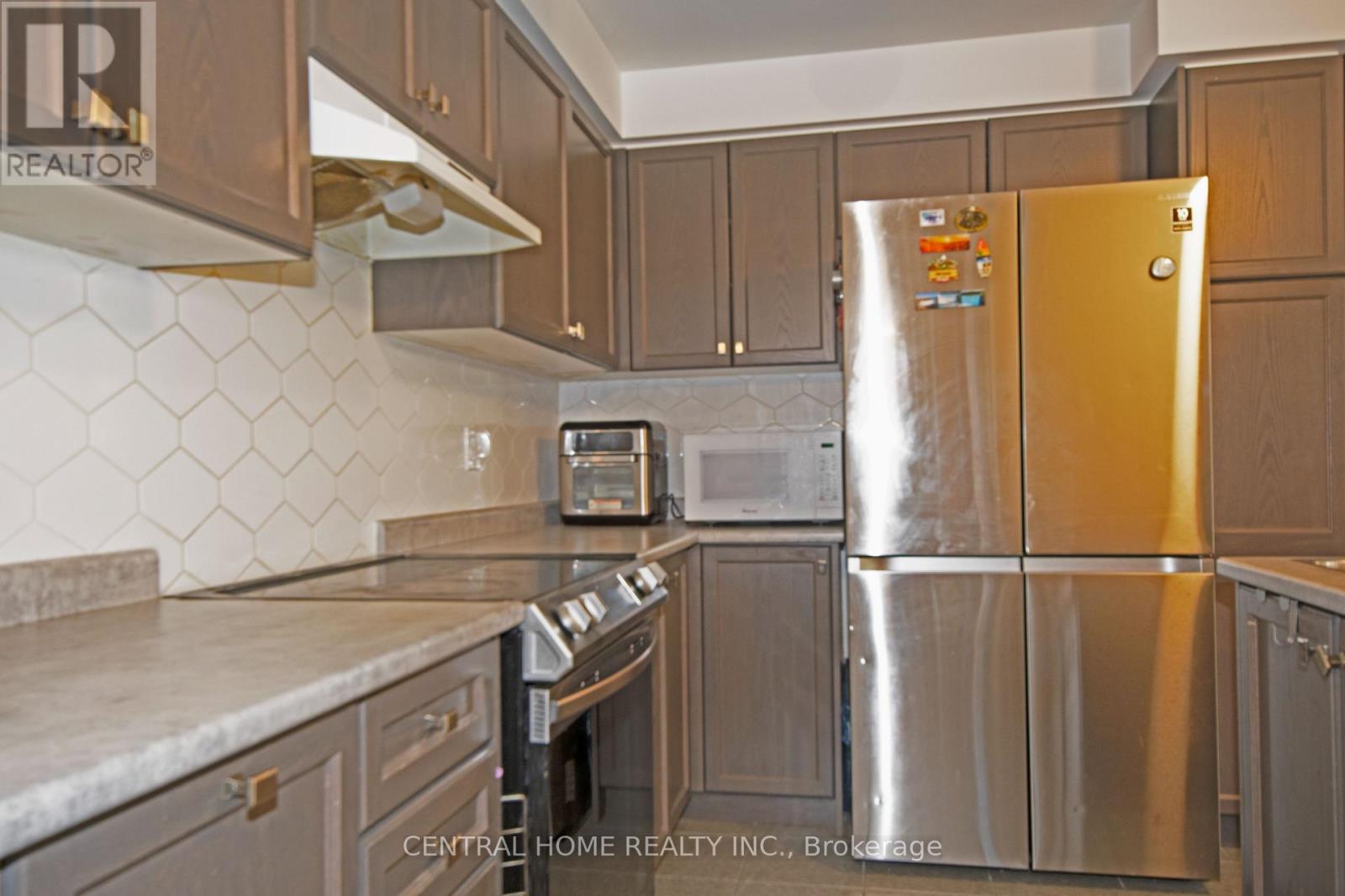 25 Camilleri Road, Ajax, Ontario  L1Z 0T2 - Photo 6 - E12390393