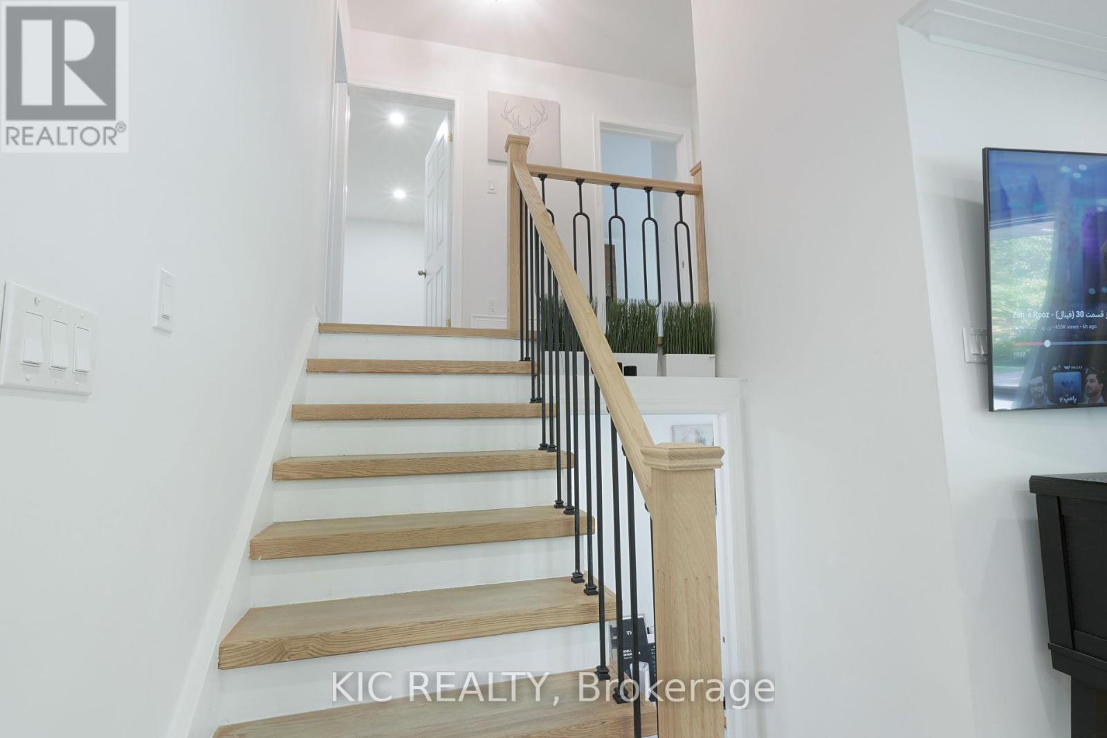 249 Tampico Road, Richmond Hill, Ontario  L4C 4R8 - Photo 10 - N12461851