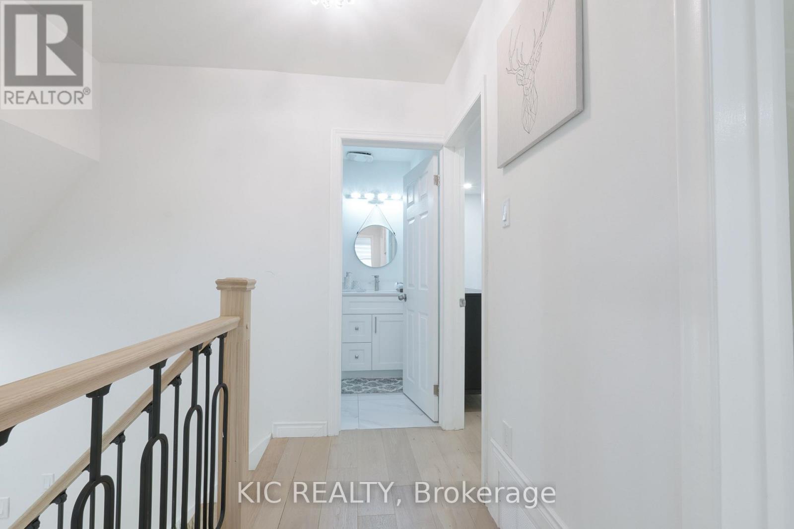 249 Tampico Road, Richmond Hill, Ontario  L4C 4R8 - Photo 11 - N12461851