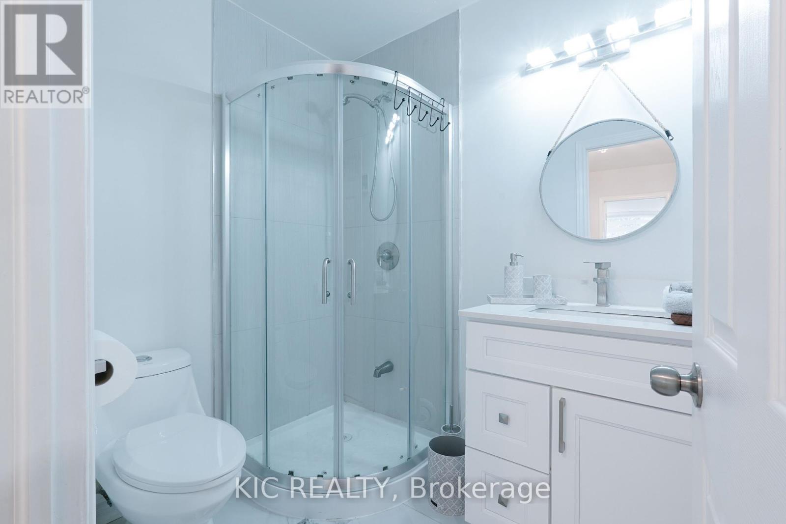 249 Tampico Road, Richmond Hill, Ontario  L4C 4R8 - Photo 12 - N12461851