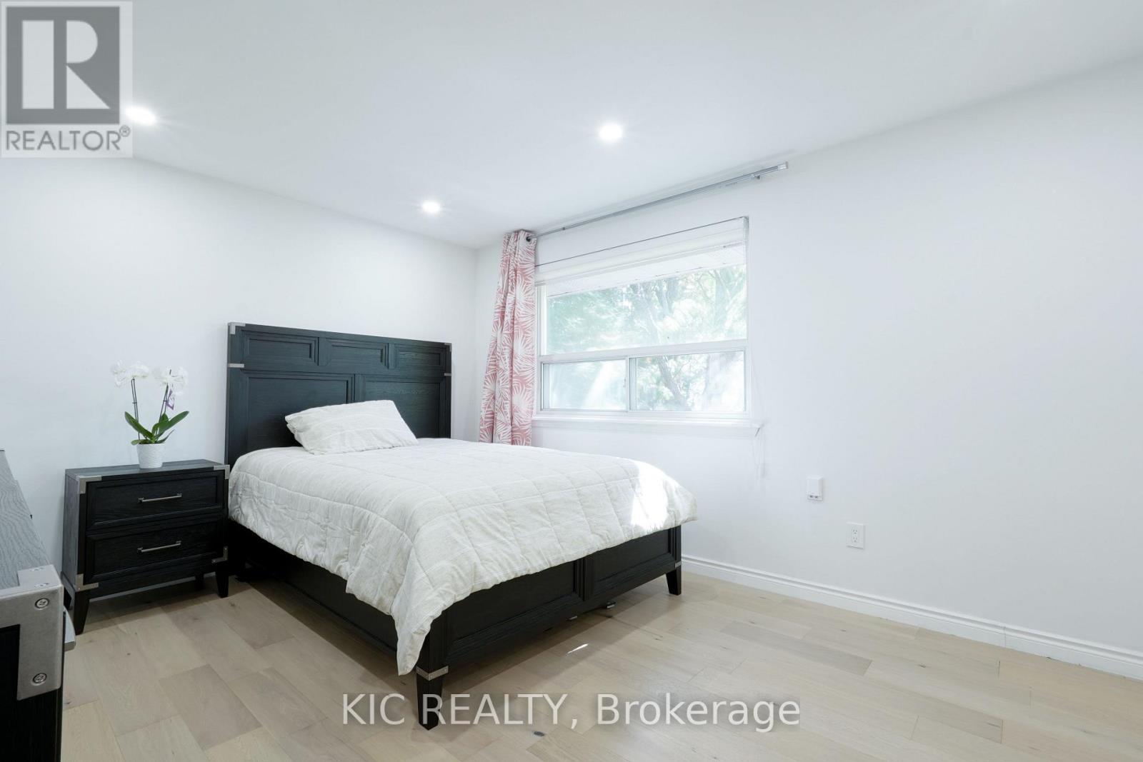 249 Tampico Road, Richmond Hill, Ontario  L4C 4R8 - Photo 14 - N12461851