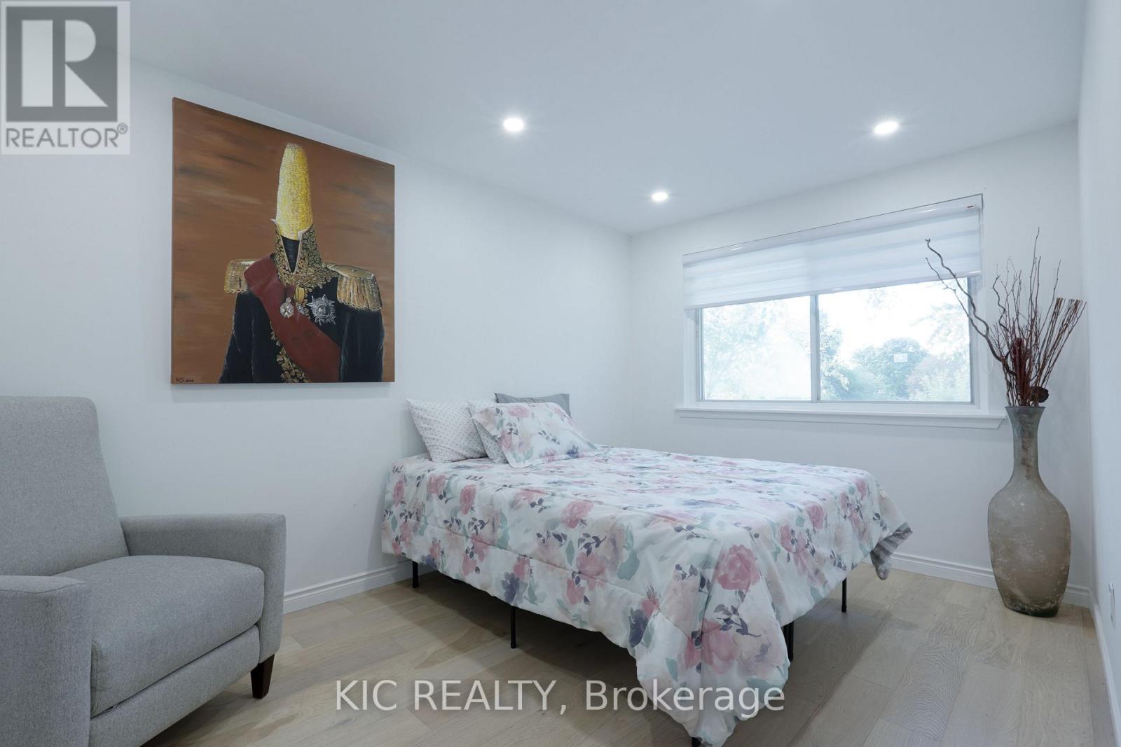 249 Tampico Road, Richmond Hill, Ontario  L4C 4R8 - Photo 18 - N12461851