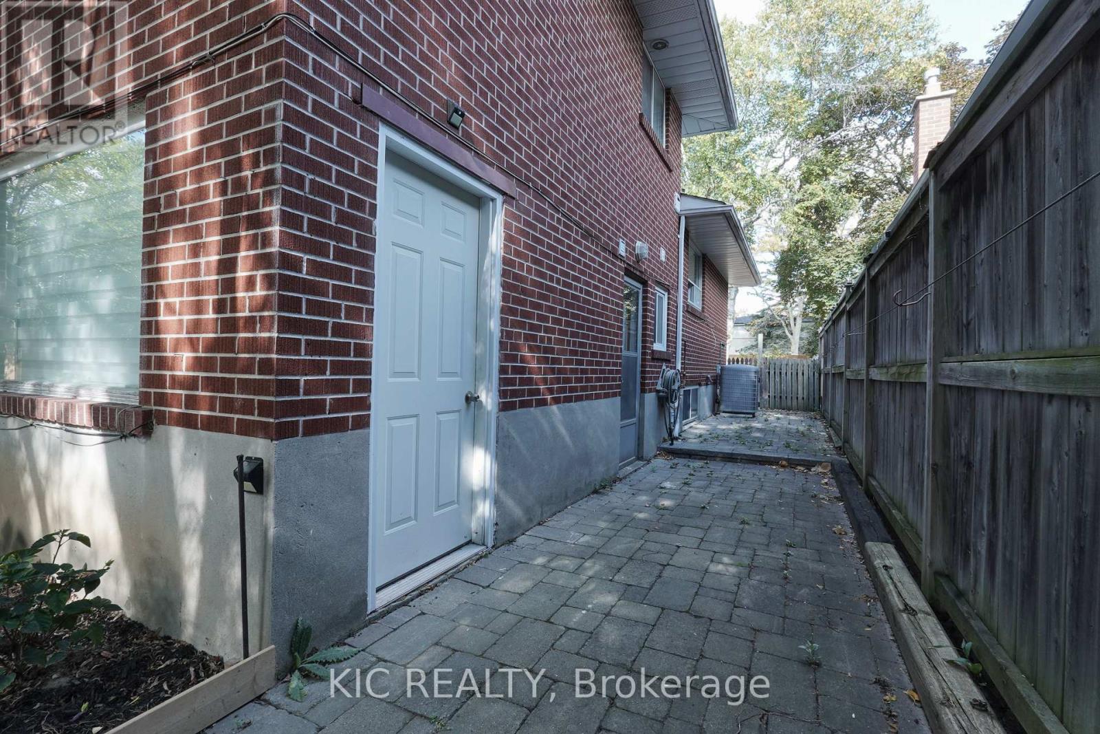 249 Tampico Road, Richmond Hill, Ontario  L4C 4R8 - Photo 34 - N12461851