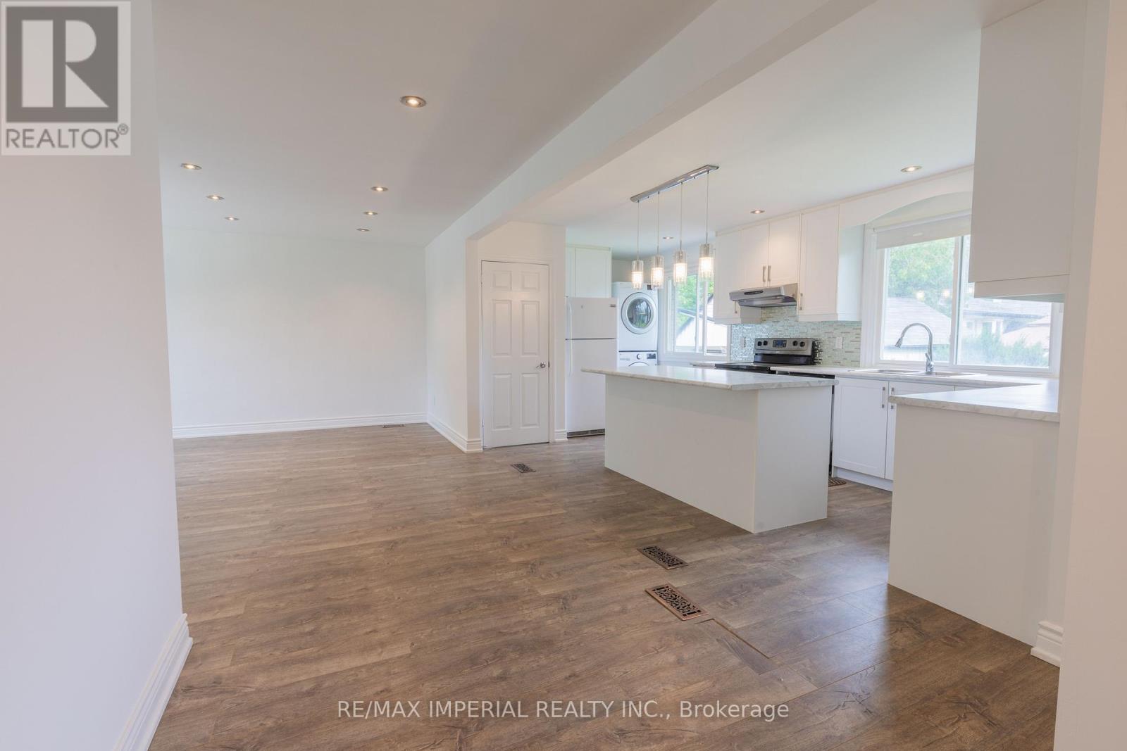 Main - 388 Becker Road, Richmond Hill, Ontario  L4C 2S2 - Photo 5 - N12461852