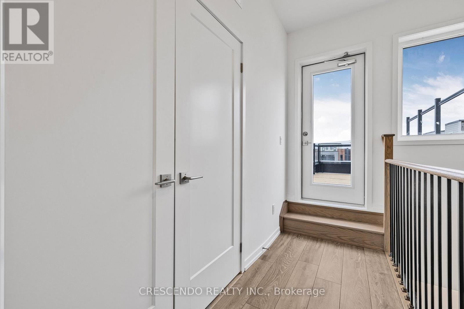 21 - 22 Lytham Green Circle, Newmarket, Ontario  L3Y 0H5 - Photo 25 - N12461874