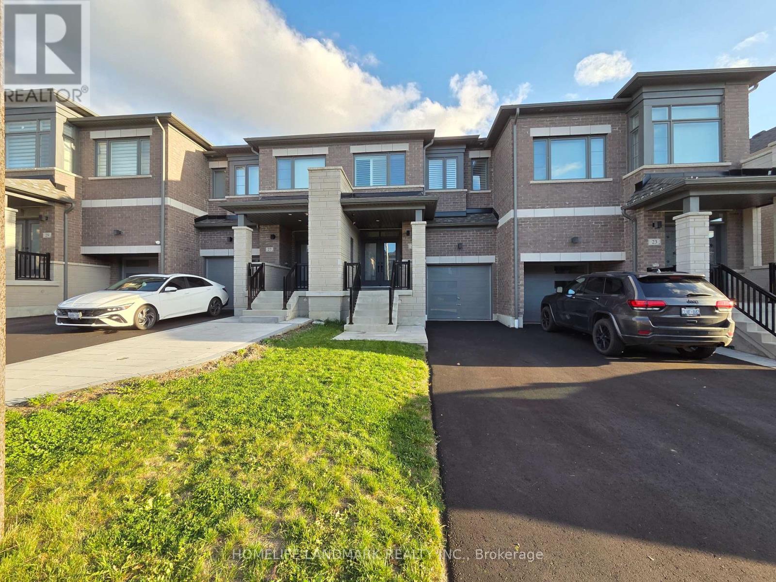 25 Markview Road, Whitchurch-Stouffville, Ontario  L4A 4W1 - Photo 2 - N12461876