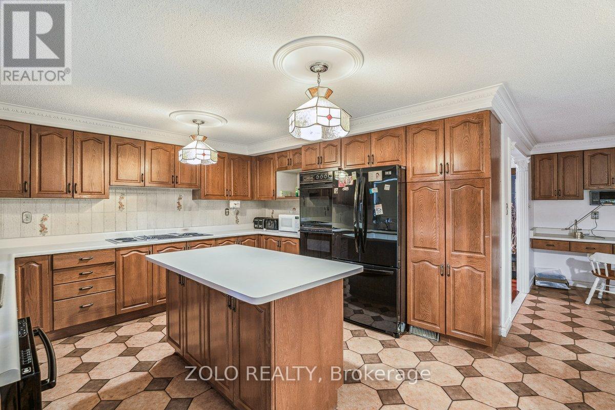 95 Pemberton Road, Richmond Hill, Ontario  L4C 3T6 - Photo 12 - N12461880