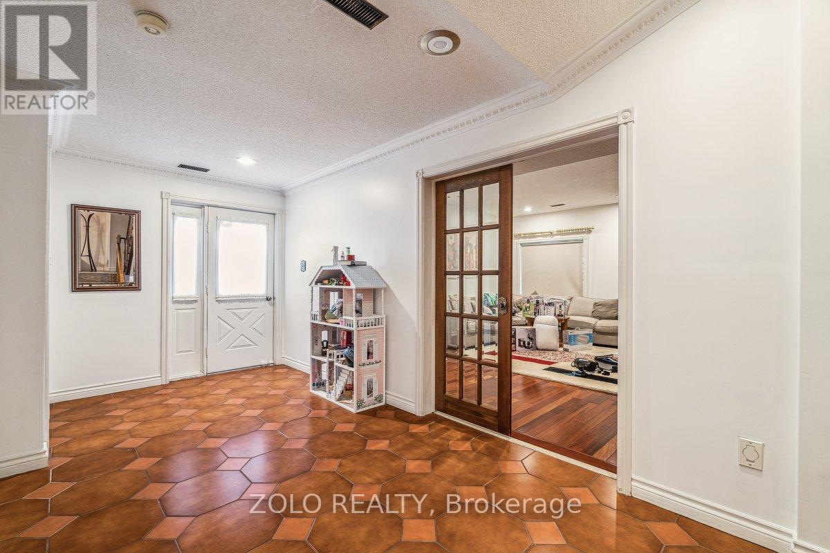 95 Pemberton Road, Richmond Hill, Ontario  L4C 3T6 - Photo 16 - N12461880