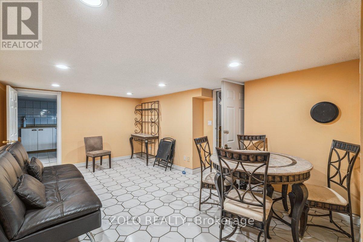 95 Pemberton Road, Richmond Hill, Ontario  L4C 3T6 - Photo 33 - N12461880