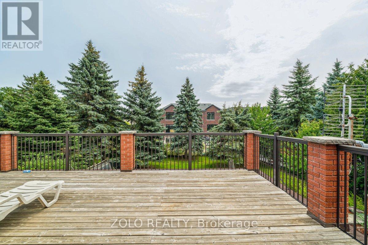 95 Pemberton Road, Richmond Hill, Ontario  L4C 3T6 - Photo 5 - N12461880