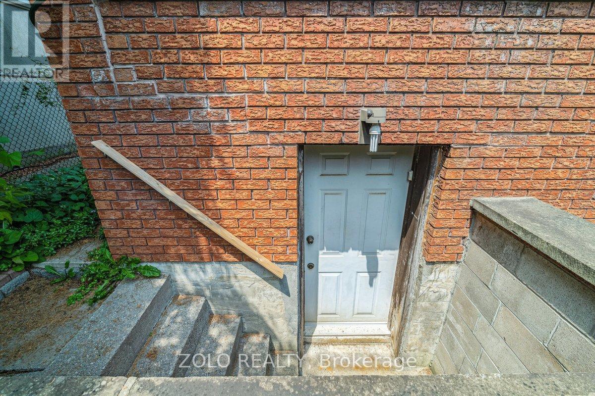 95 Pemberton Road, Richmond Hill, Ontario  L4C 3T6 - Photo 8 - N12461880