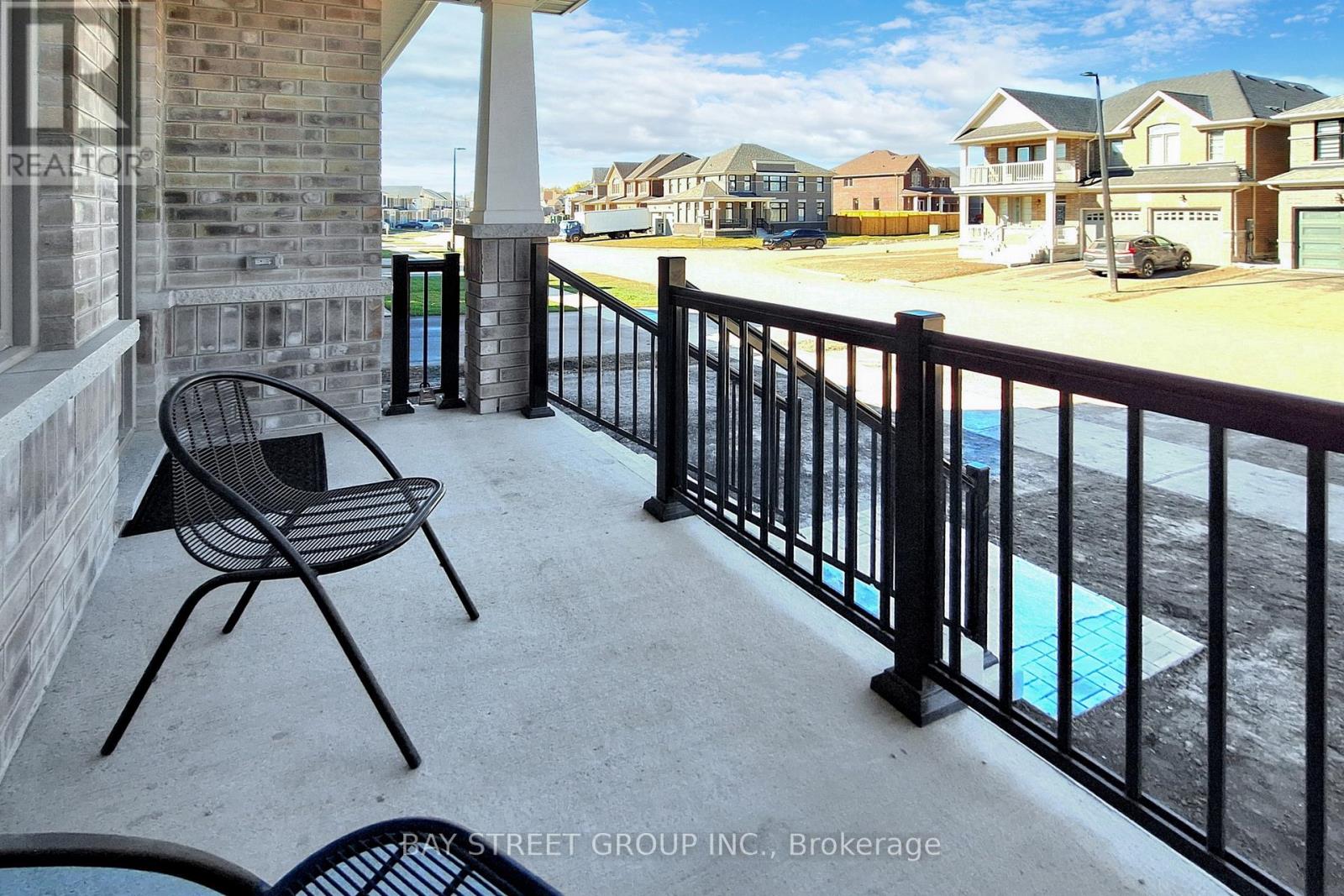 57 Big Canoe Drive, Georgina, Ontario  L0E 1R0 - Photo 2 - N12461884