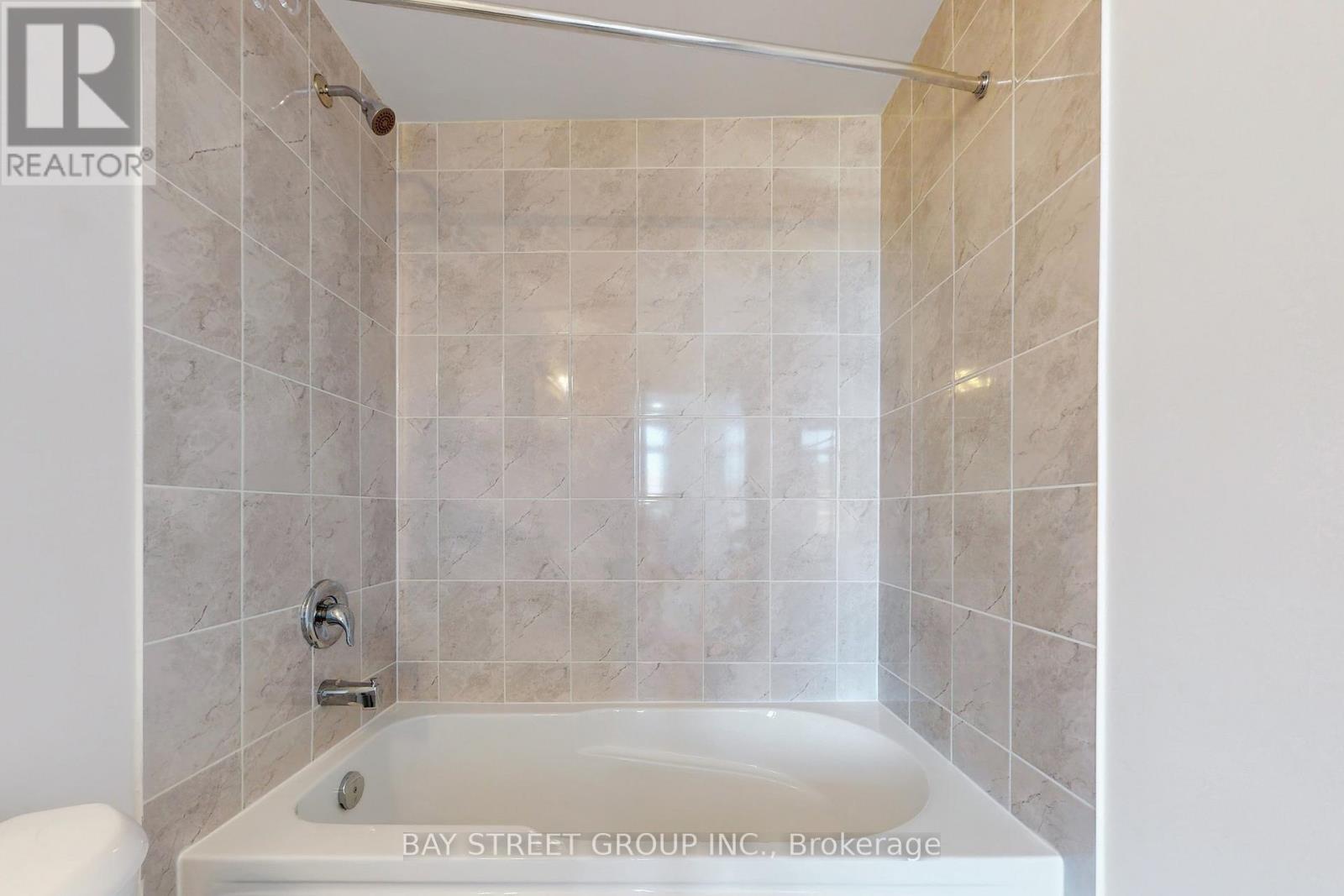 57 Big Canoe Drive, Georgina, Ontario  L0E 1R0 - Photo 33 - N12461884