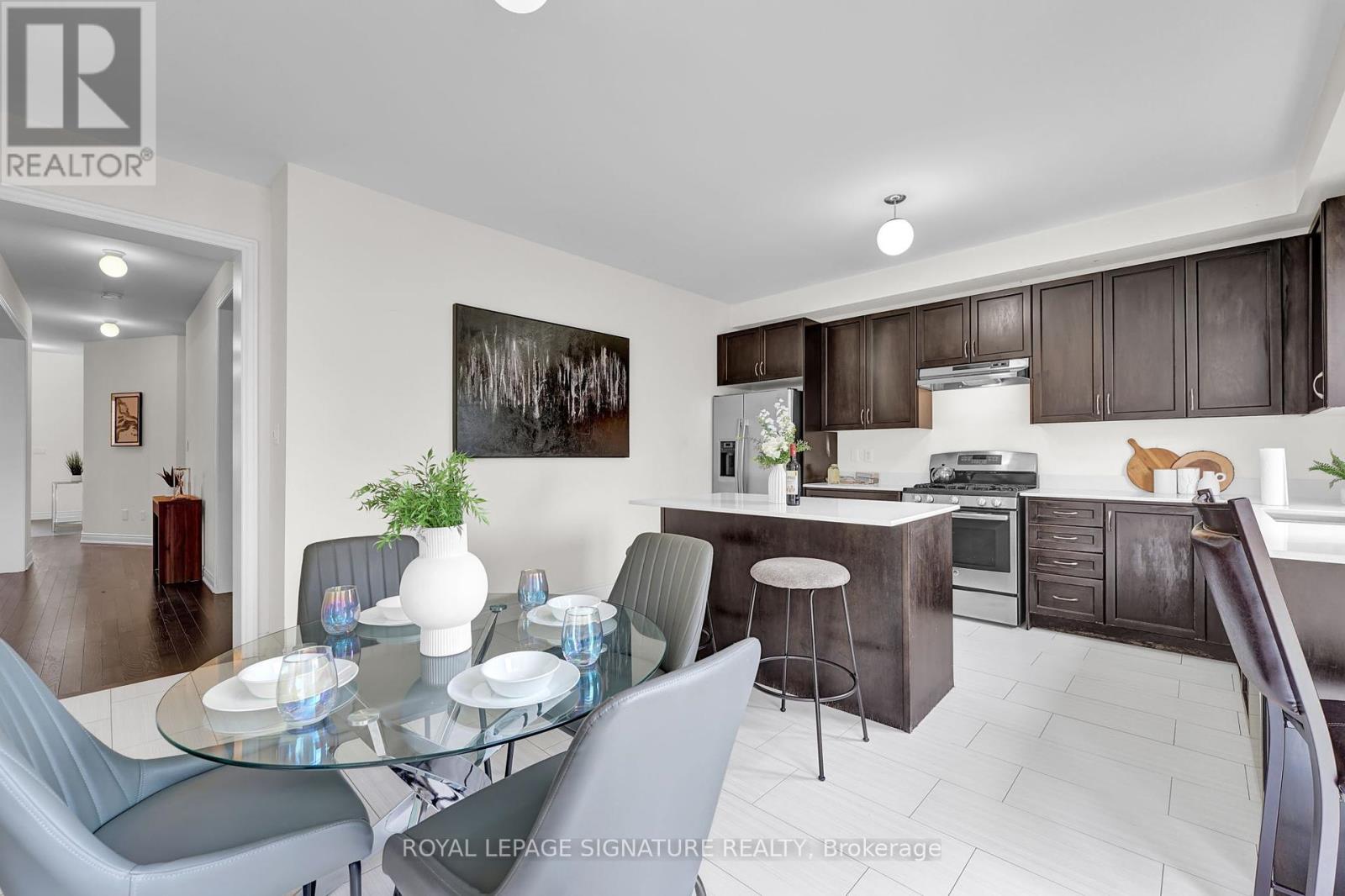 58 Orangeblossom Trail, Brampton, Ontario  L6X 0E4 - Photo 11 - W12461849