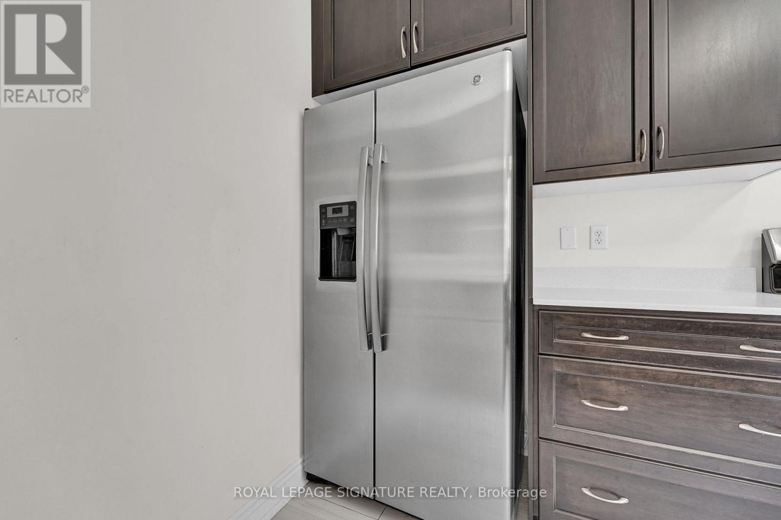 58 Orangeblossom Trail, Brampton, Ontario  L6X 0E4 - Photo 16 - W12461849