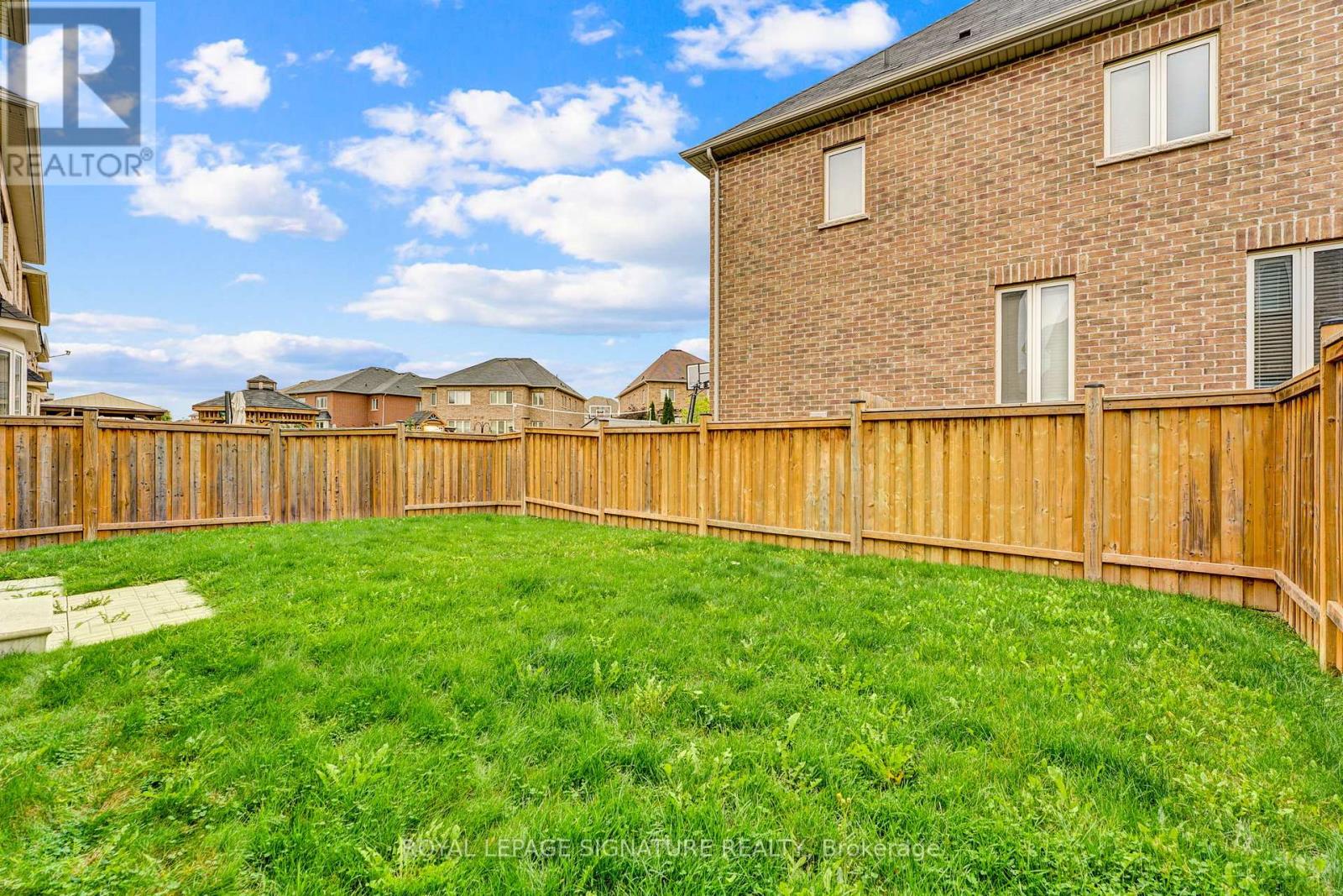 58 Orangeblossom Trail, Brampton, Ontario  L6X 0E4 - Photo 49 - W12461849
