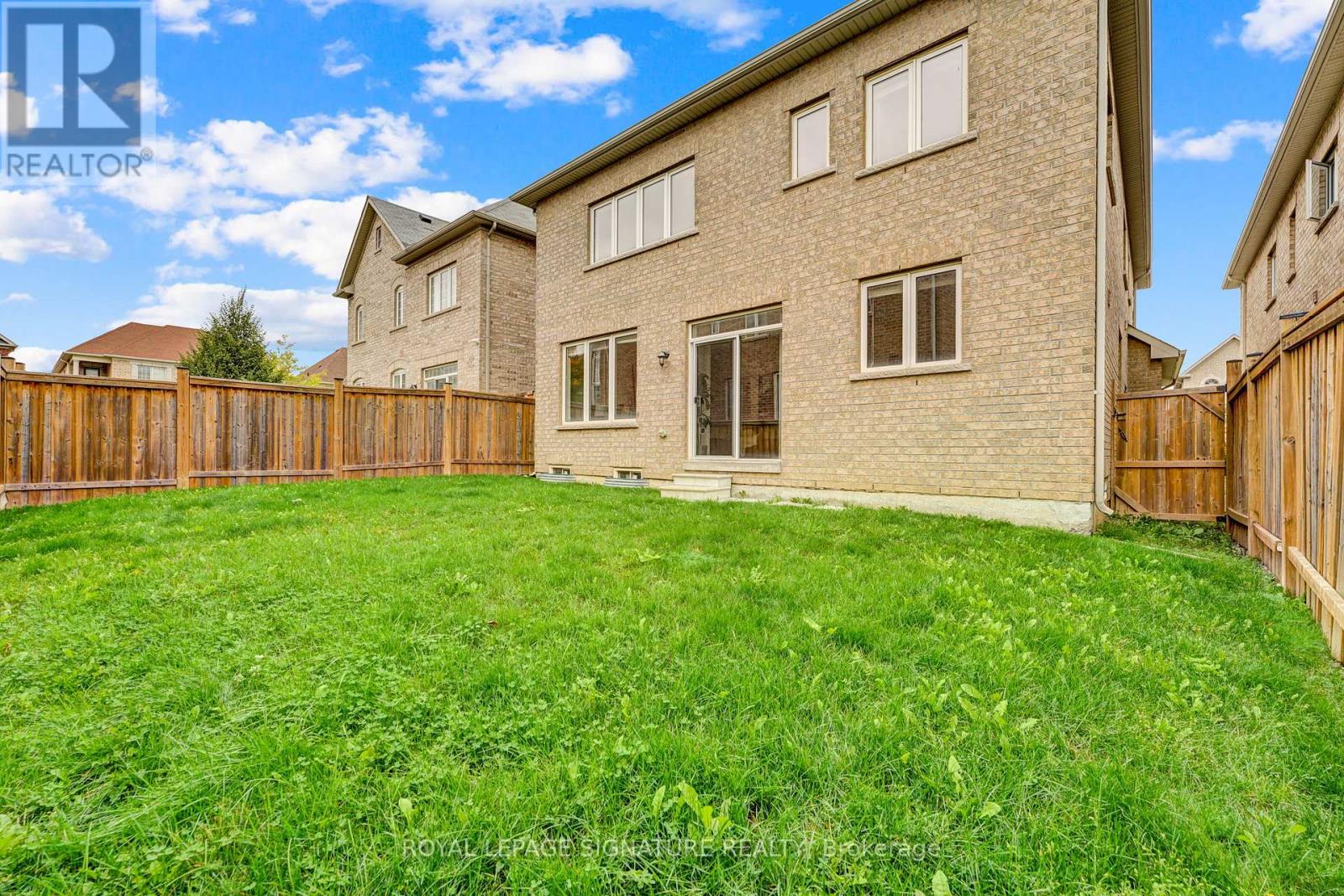 58 Orangeblossom Trail, Brampton, Ontario  L6X 0E4 - Photo 50 - W12461849