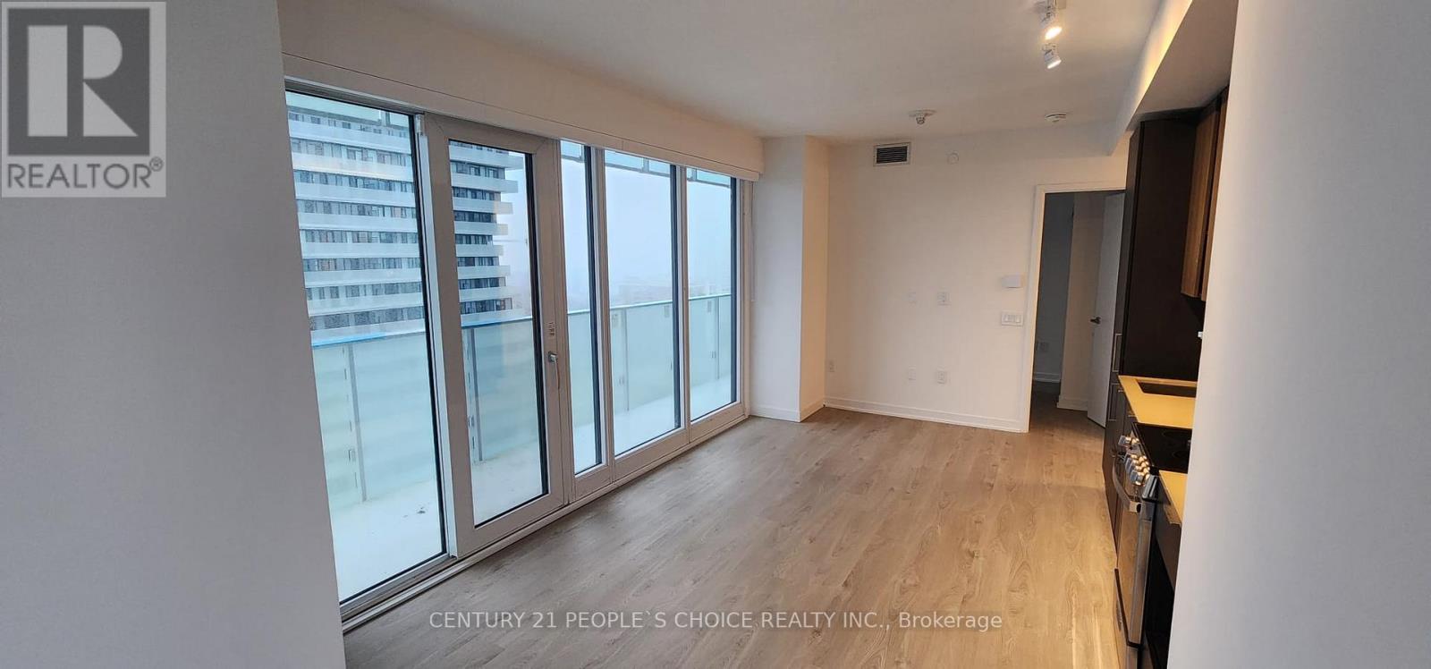 1503 - 3900 Confederation Parkway, Mississauga, Ontario  L5B 0M3 - Photo 4 - W12461861