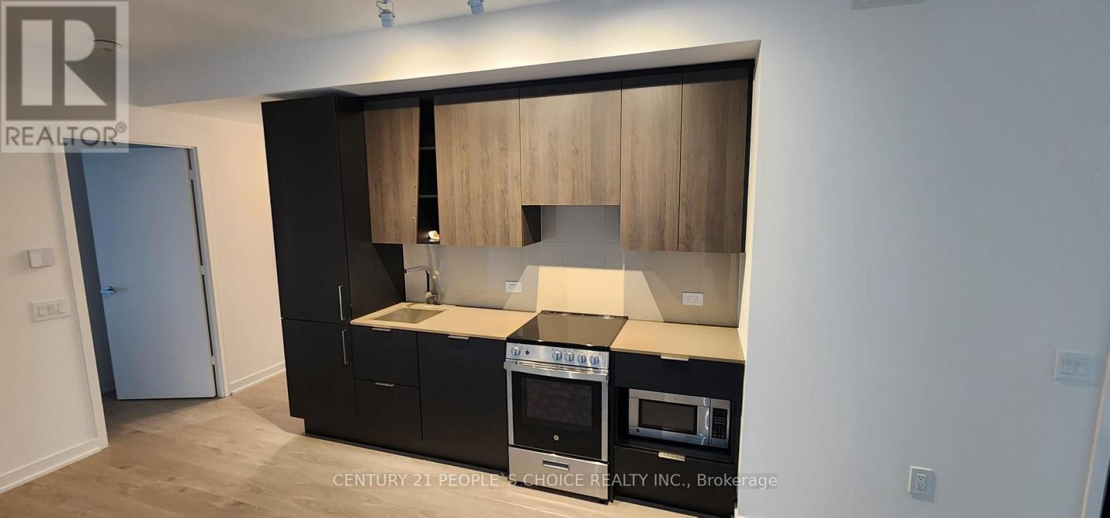 1503 - 3900 Confederation Parkway, Mississauga, Ontario  L5B 0M3 - Photo 8 - W12461861
