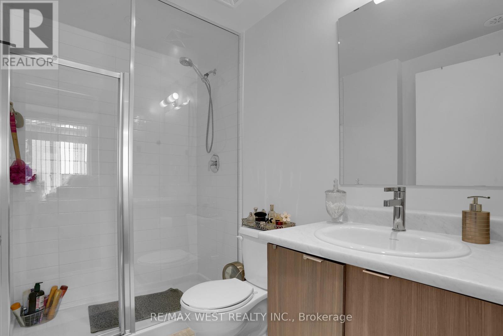 208 - 130 Canon Jackson Drive, Toronto, Ontario  M6M 0B7 - Photo 11 - W12461862