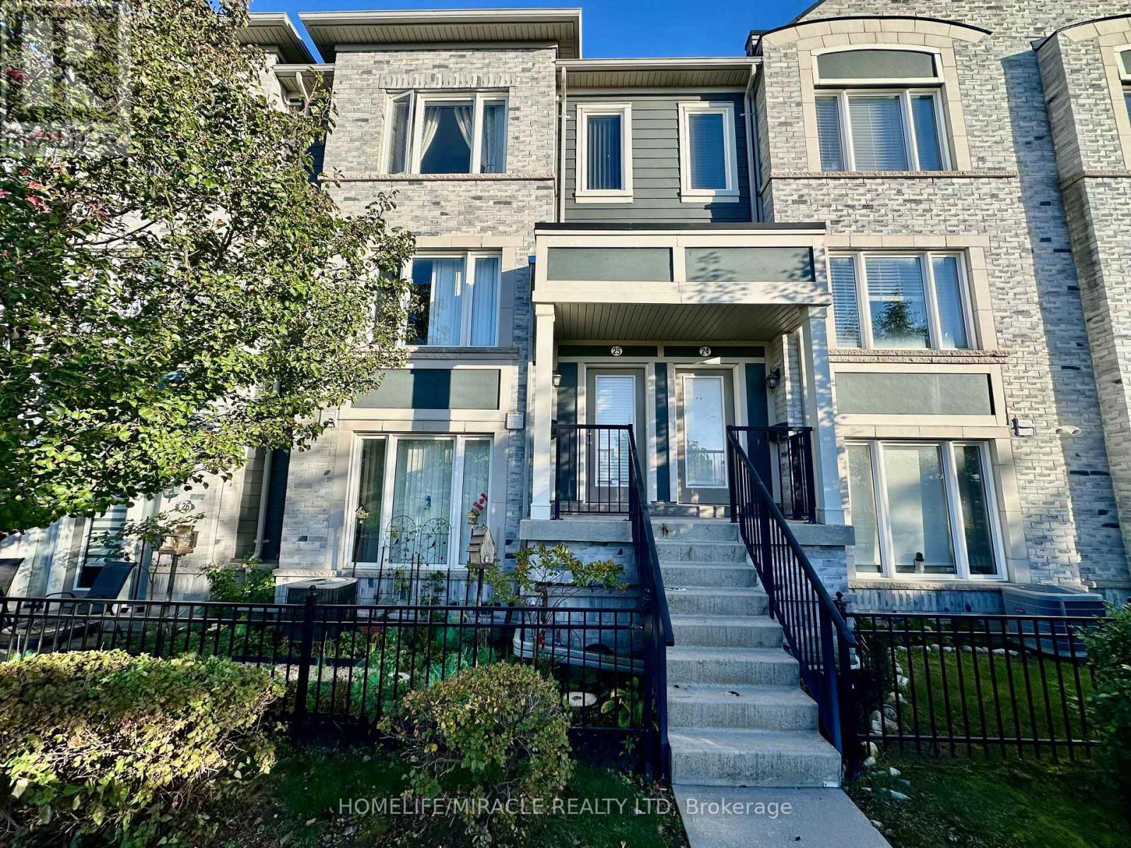 25 - 60 FAIRWOOD CIRCLE, Brampton, Ontario