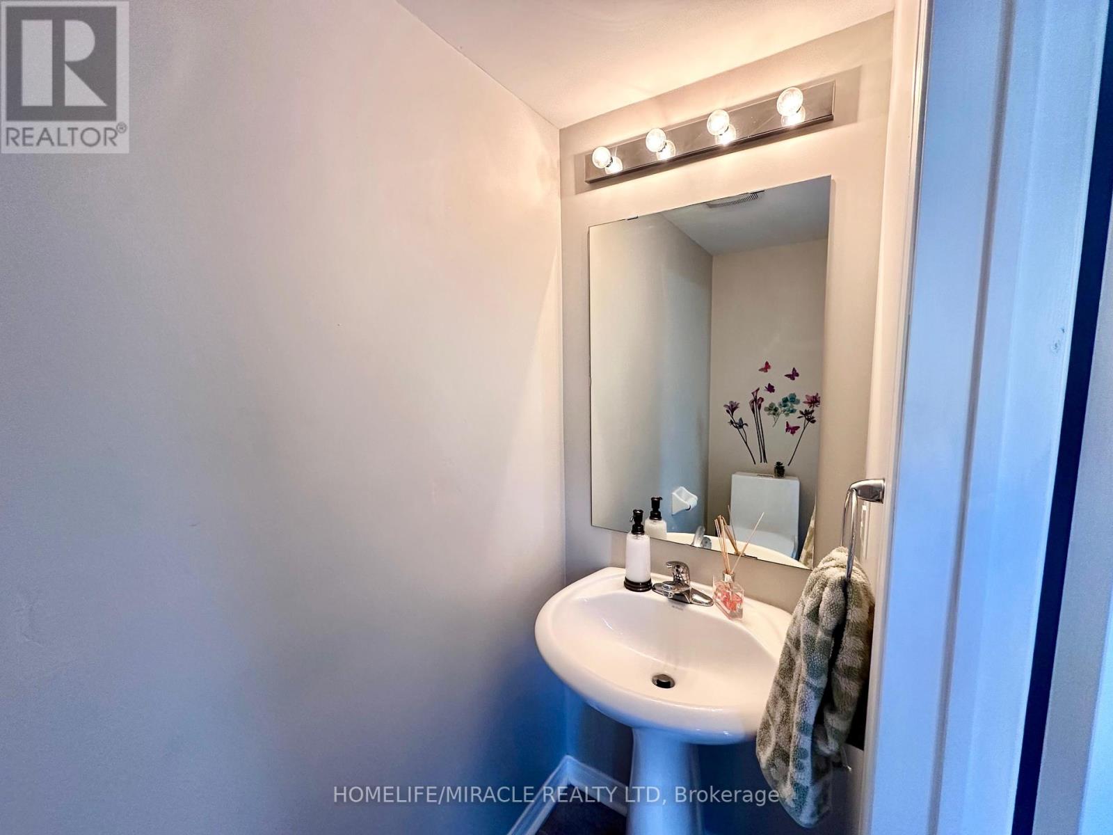 25 - 60 Fairwood Circle, Brampton, Ontario  L6R 0Y6 - Photo 13 - W12461873