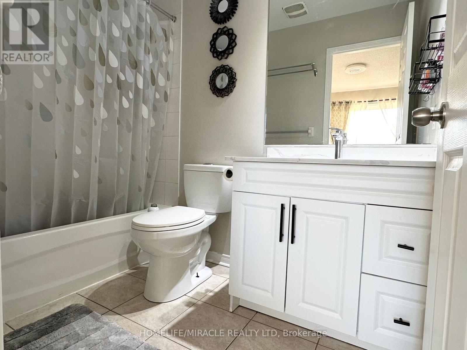 25 - 60 Fairwood Circle, Brampton, Ontario  L6R 0Y6 - Photo 18 - W12461873