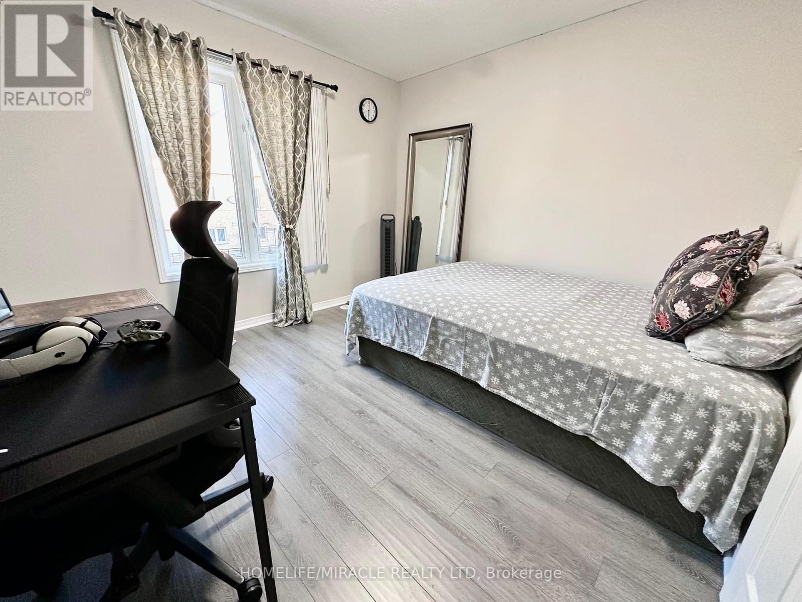 25 - 60 Fairwood Circle, Brampton, Ontario  L6R 0Y6 - Photo 23 - W12461873