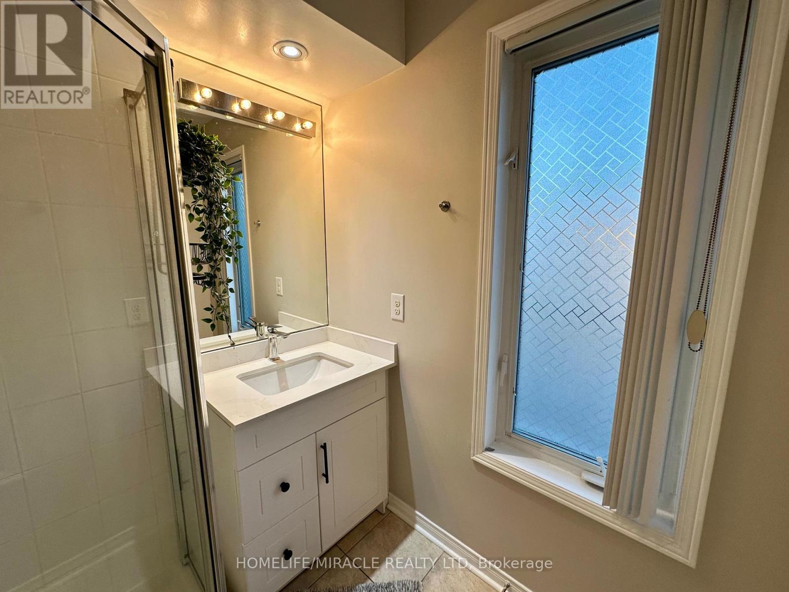 25 - 60 Fairwood Circle, Brampton, Ontario  L6R 0Y6 - Photo 24 - W12461873