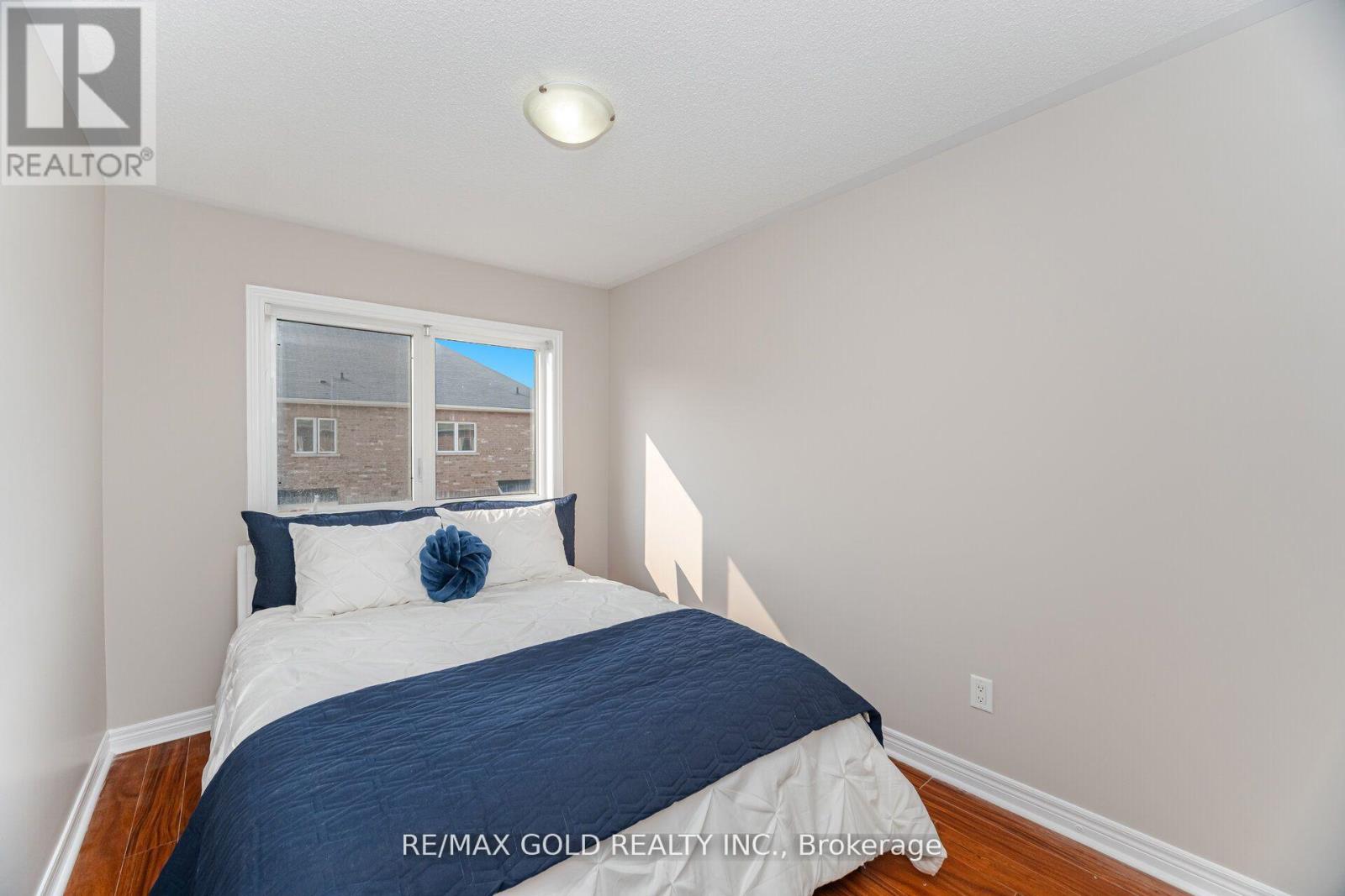 11 Seedland Crescent N, Brampton, Ontario  L6R 0Z6 - Photo 9 - W12461877