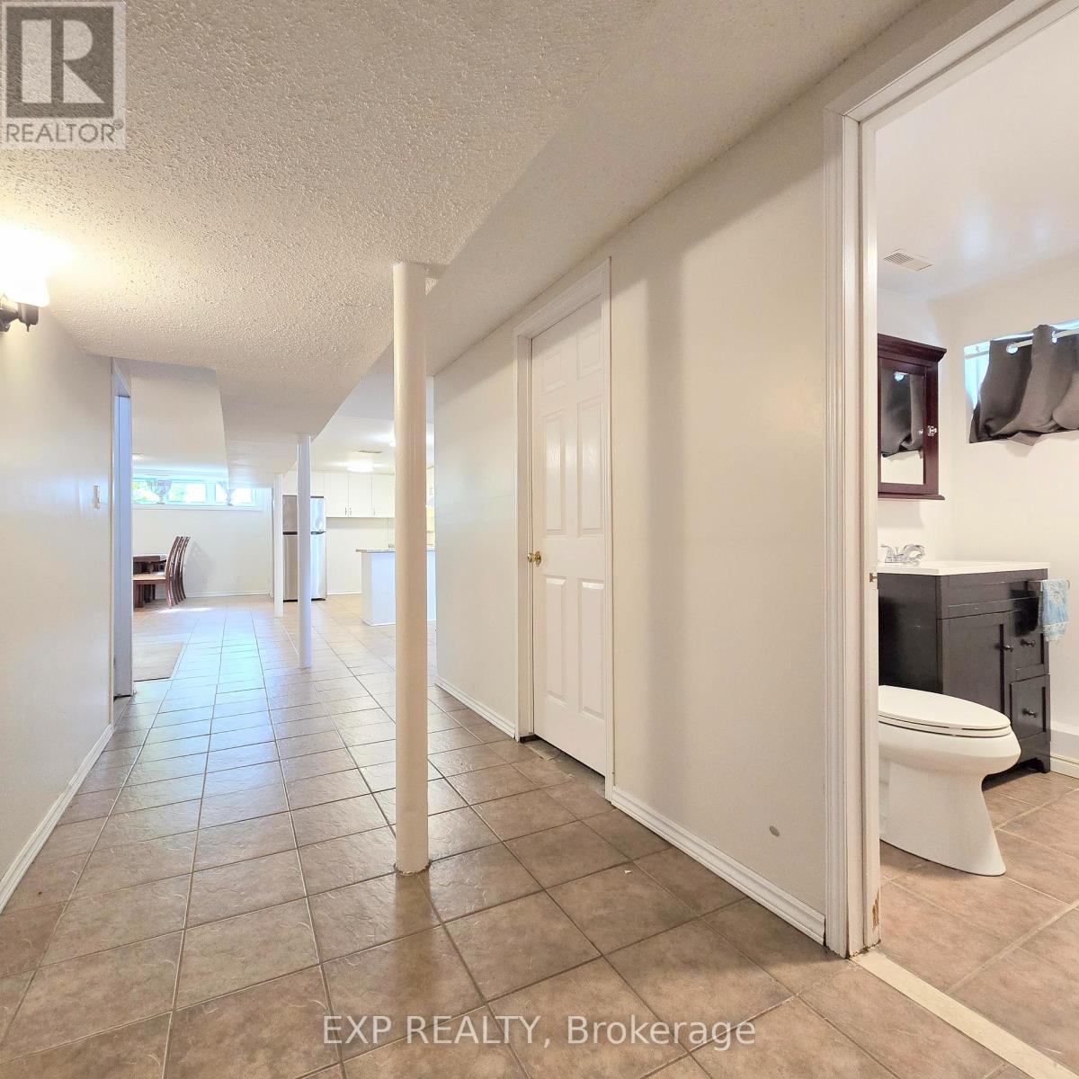 Bsmt - 73 Lindy Lou Road, Toronto, Ontario  M9M 2B1 - Photo 12 - W12461882