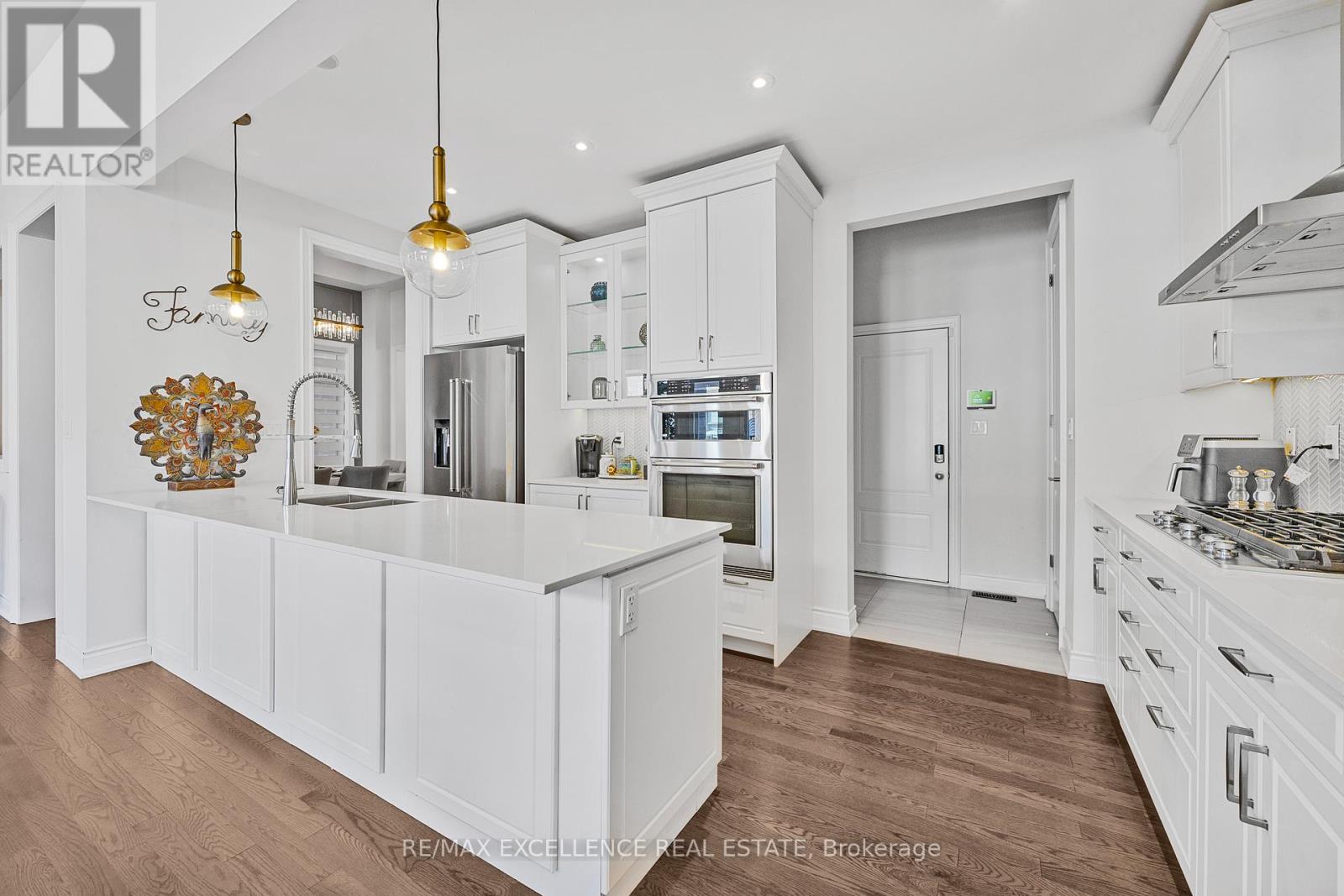 1183 Queens Plate Road W, Oakville, Ontario  L6M 5M4 - Photo 14 - W12460799
