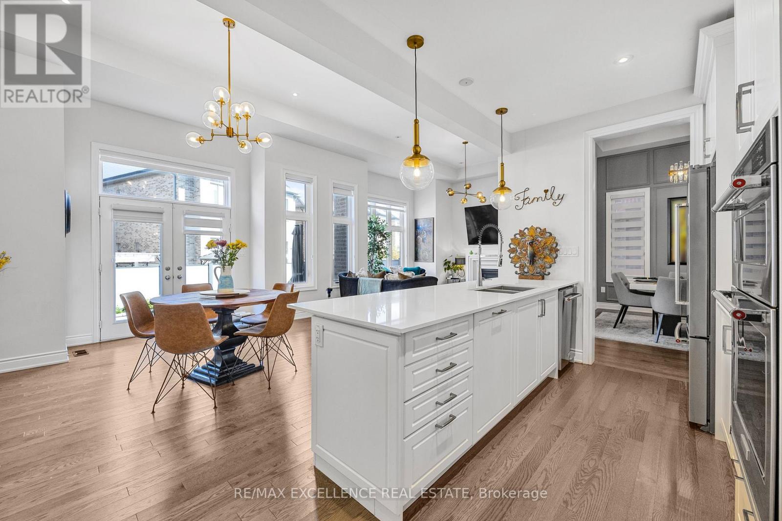 1183 Queens Plate Road W, Oakville, Ontario  L6M 5M4 - Photo 18 - W12460799