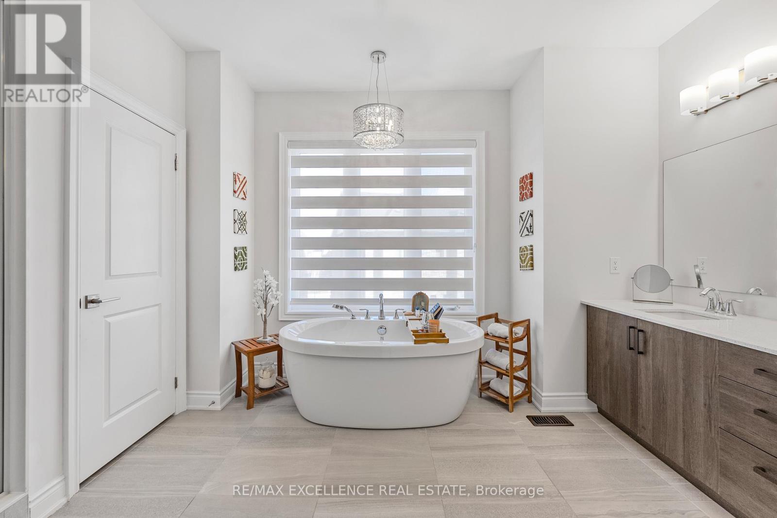 1183 Queens Plate Road W, Oakville, Ontario  L6M 5M4 - Photo 28 - W12460799