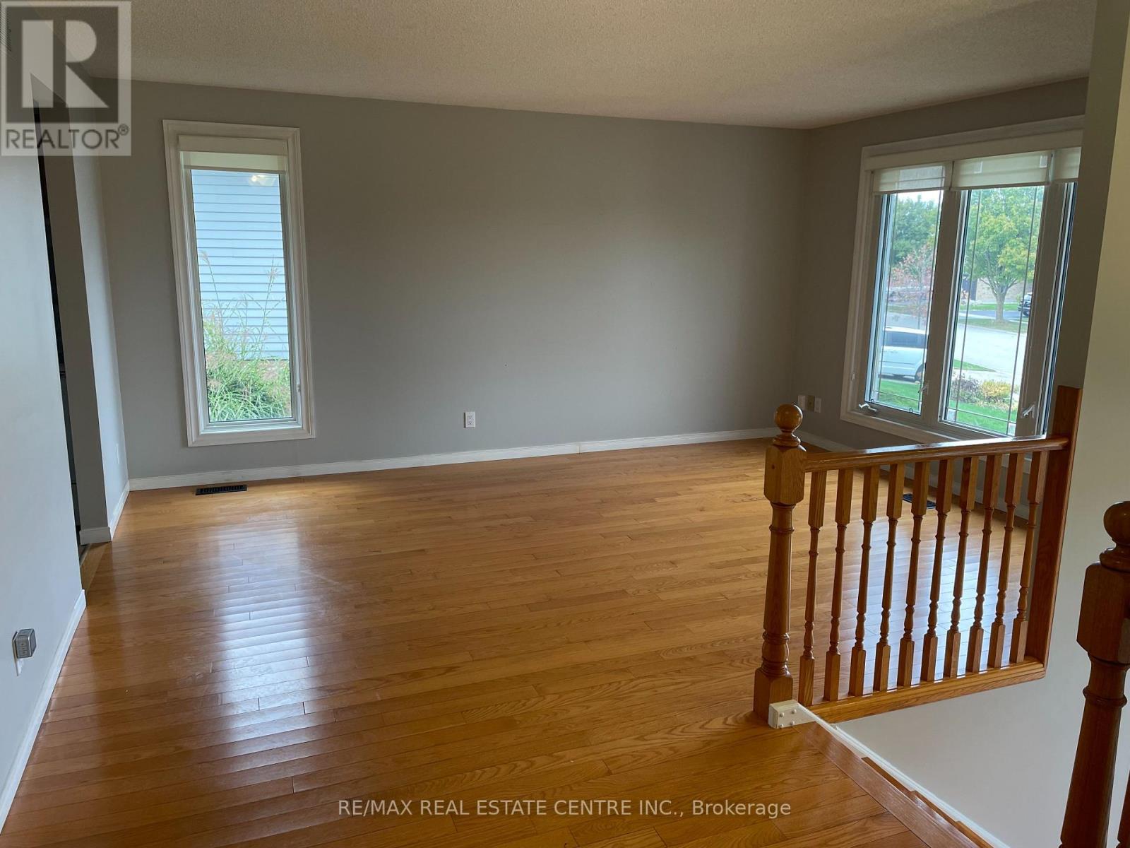 66 Hodgins Crescent, Woodstock, Ontario  N4V 1A8 - Photo 6 - X12460394