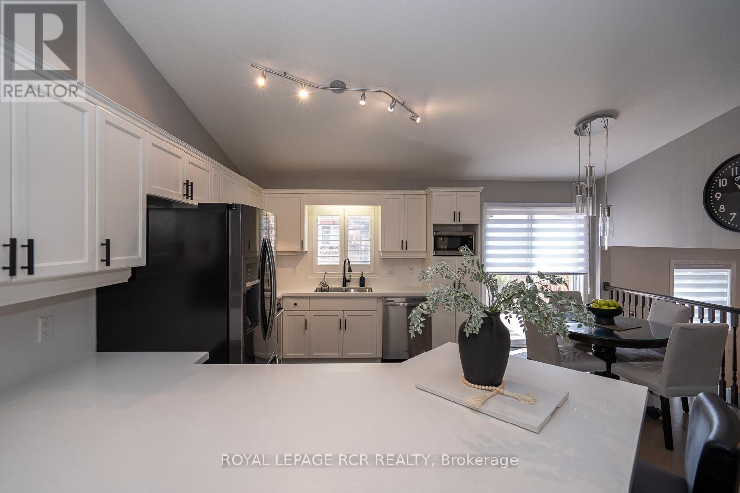 80 Spencer Avenue, Orangeville, Ontario  L9W 5E7 - Photo 8 - W12460541