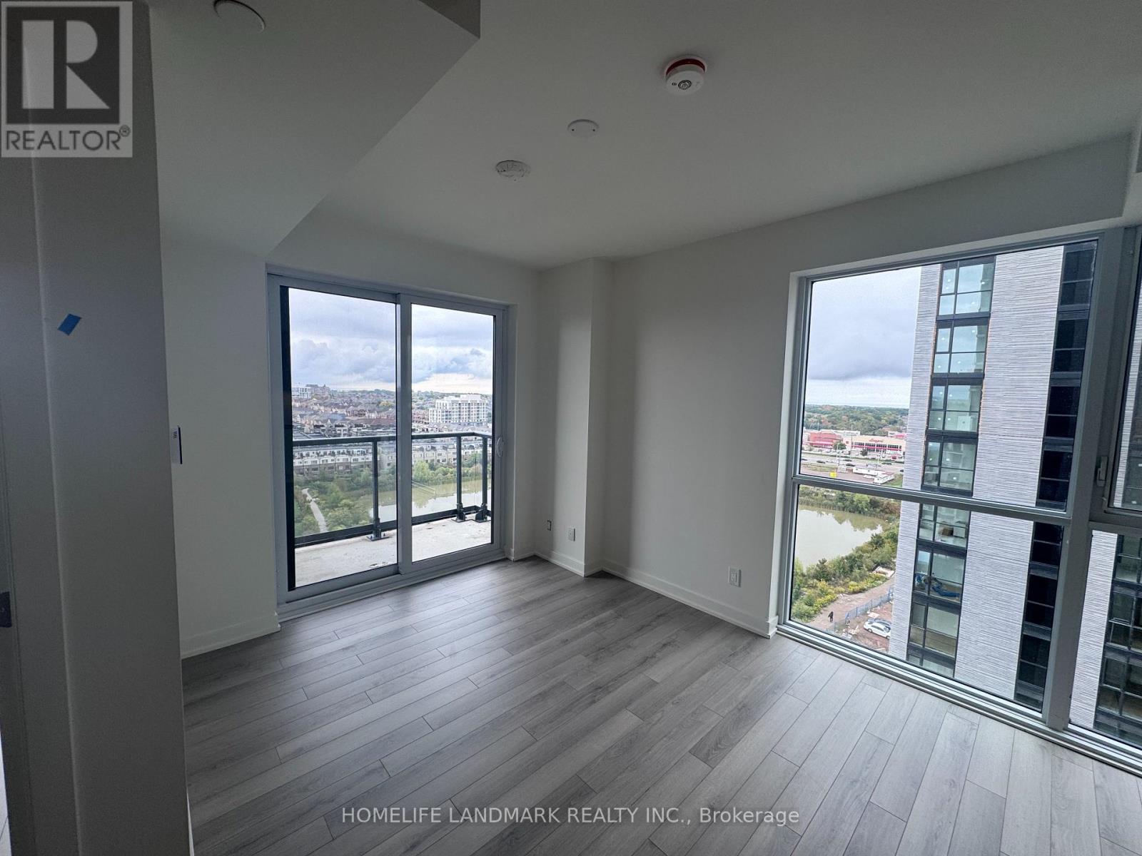 #1309 - 3079 Trafalgar Road, Oakville, Ontario  L6H 8C5 - Photo 6 - W12460958
