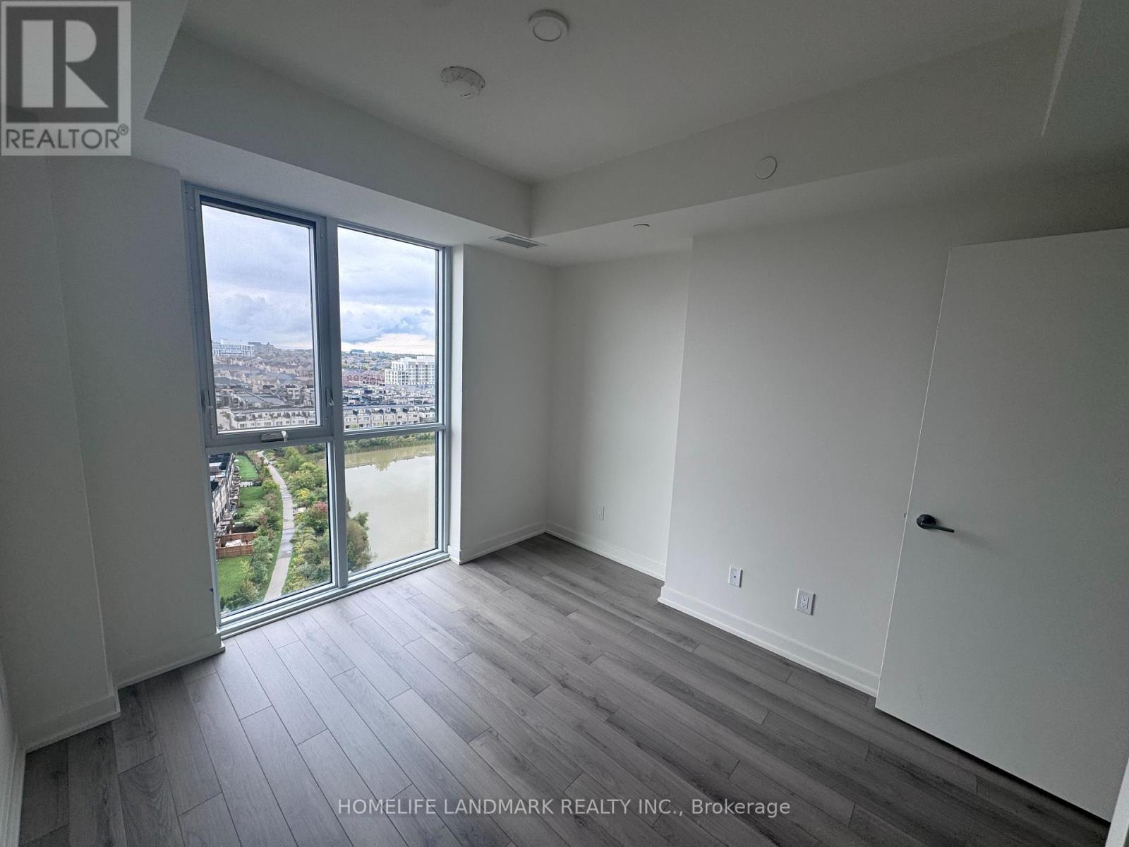 #1309 - 3079 Trafalgar Road, Oakville, Ontario  L6H 8C5 - Photo 5 - W12460958