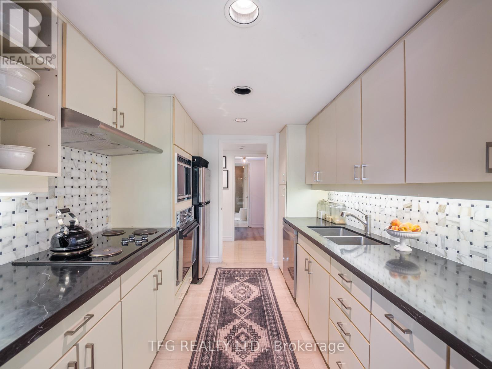 610 - 100 Lakeshore Road E, Oakville, Ontario  L6J 6M9 - Photo 13 - W12461202