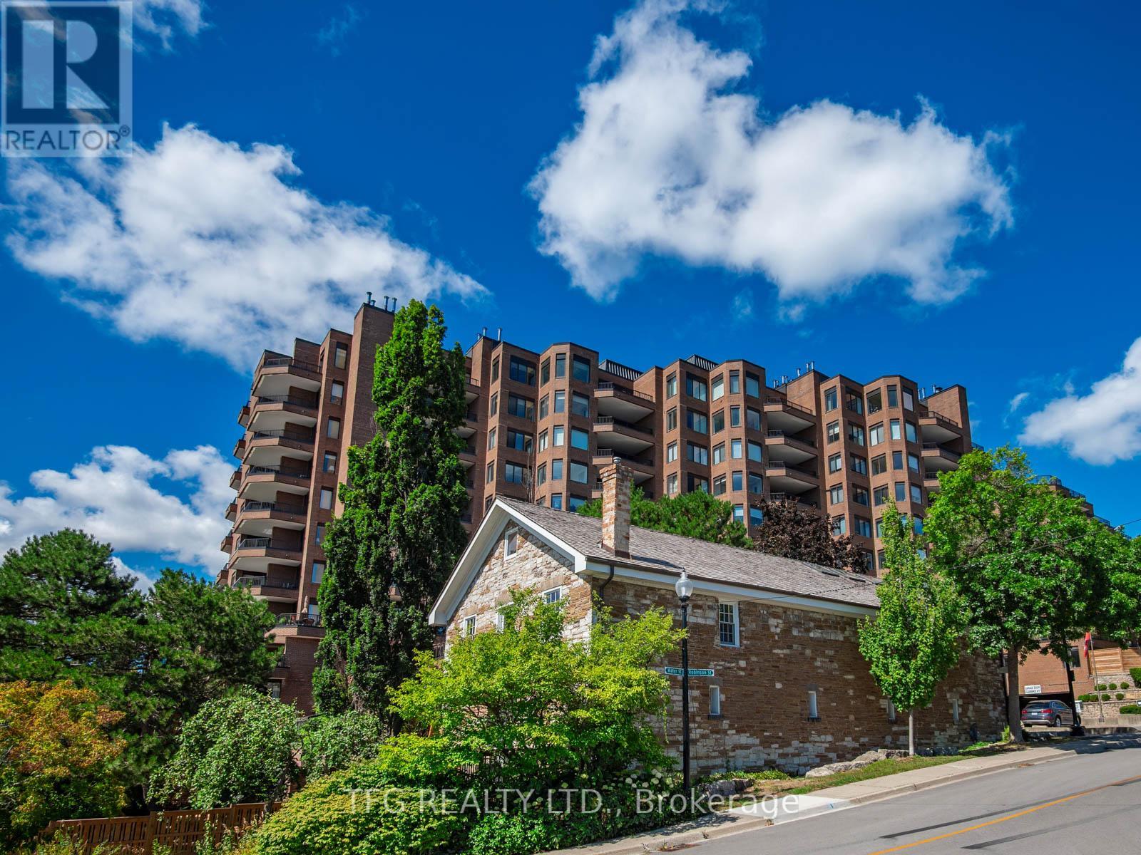 610 - 100 Lakeshore Road E, Oakville, Ontario  L6J 6M9 - Photo 2 - W12461202