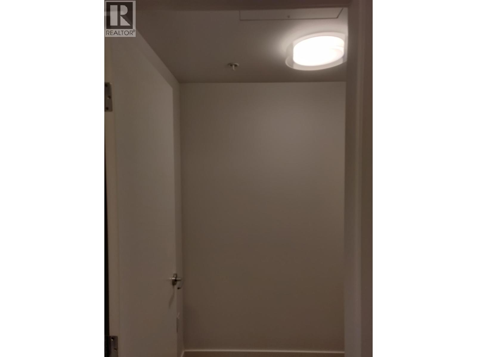 414 645 Como Lake Avenue, Coquitlam, British Columbia  V3J 0N9 - Photo 6 - R3057906
