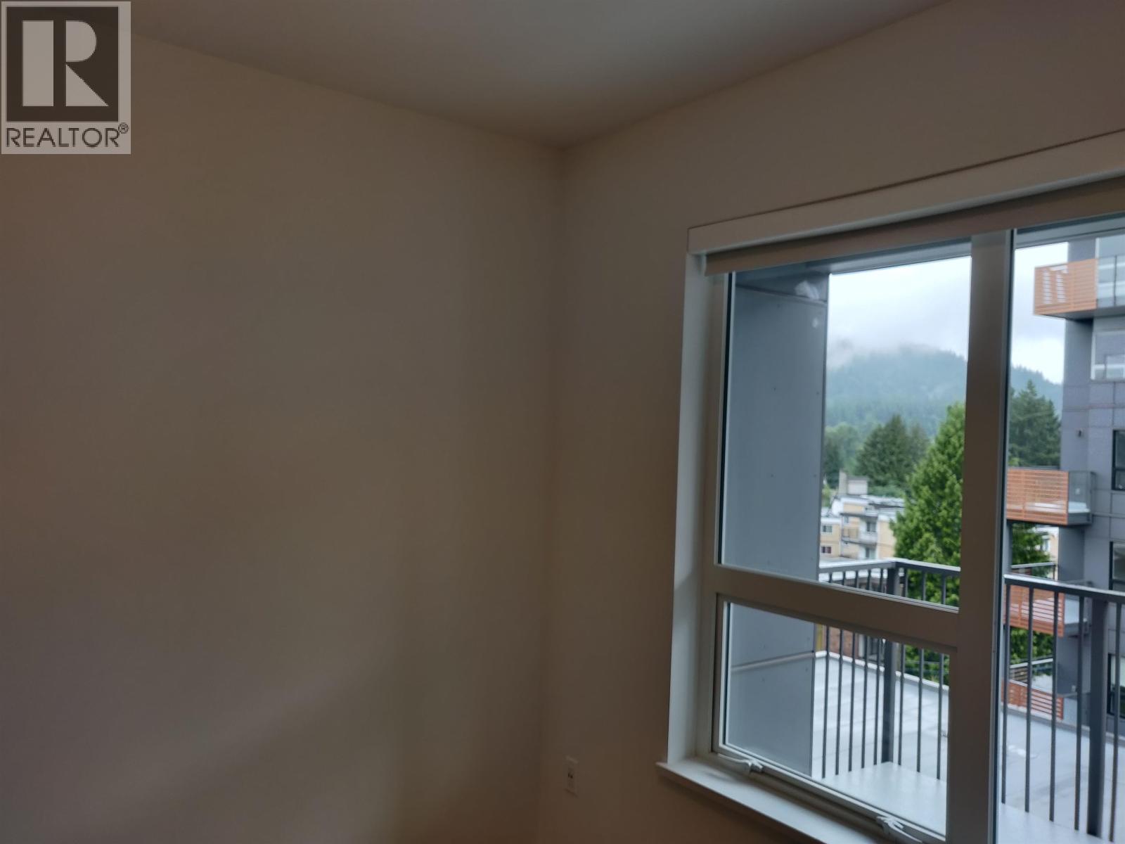 414 645 Como Lake Avenue, Coquitlam, British Columbia  V3J 0N9 - Photo 2 - R3057906