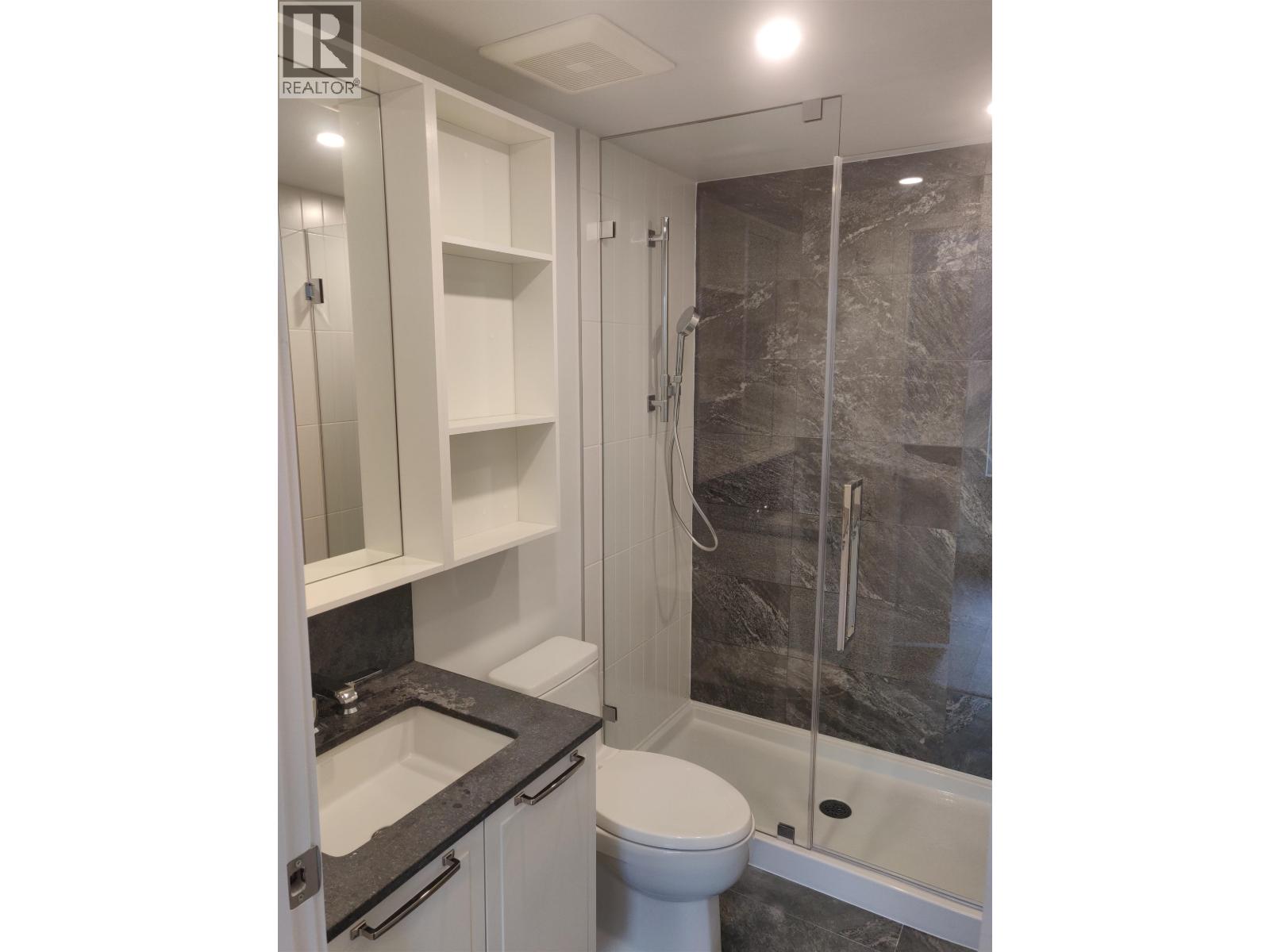 414 645 Como Lake Avenue, Coquitlam, British Columbia  V3J 0N9 - Photo 7 - R3057906