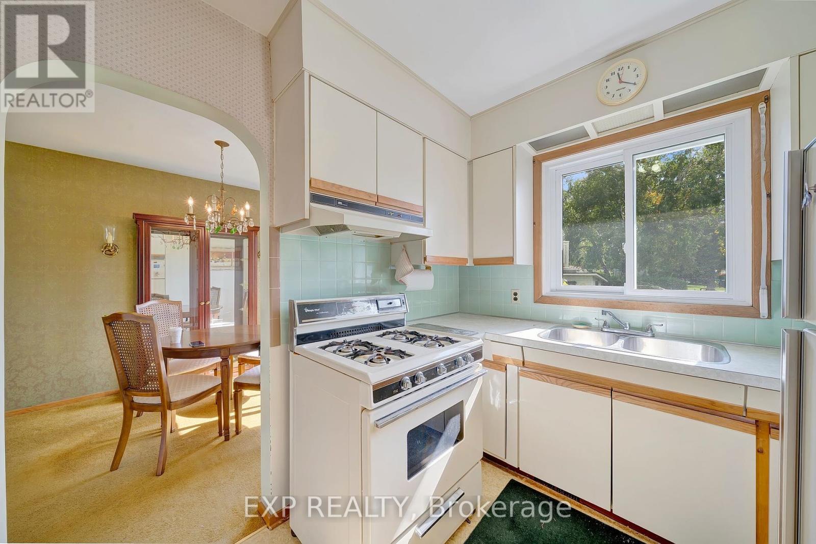 628 Scott Street, St. Catharines, Ontario  L2M 3X8 - Photo 13 - X12461918